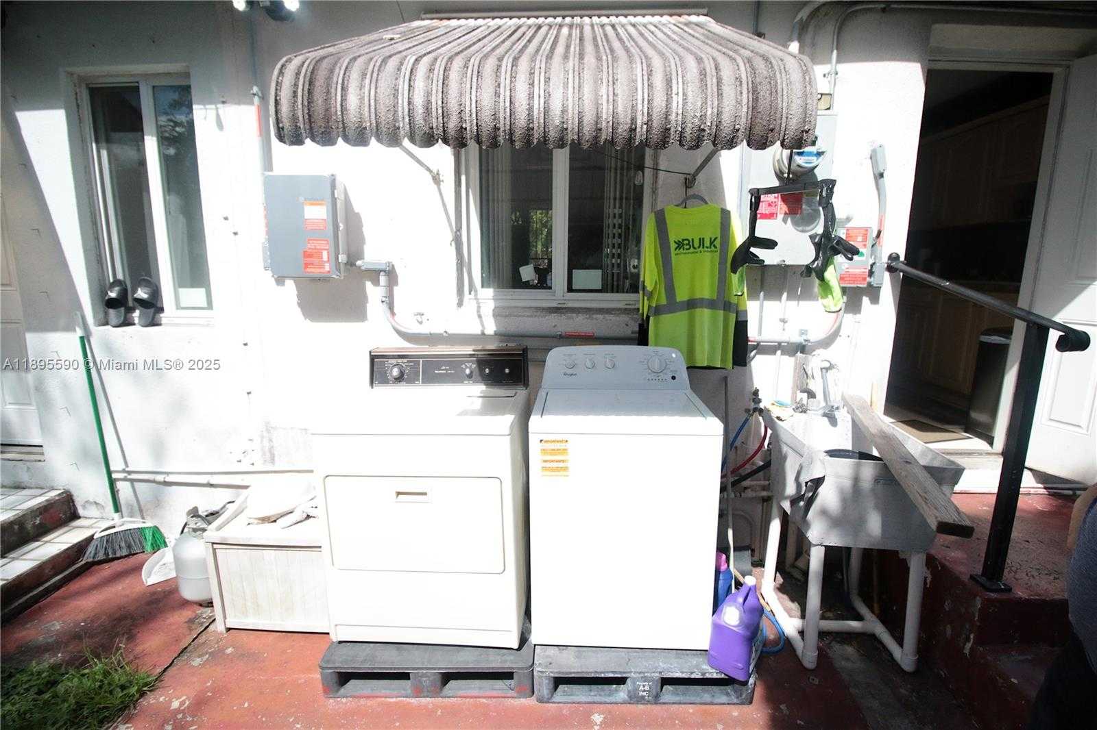 Small Image of 2830 NORTH WEST 66TH ST, Miami Number 27