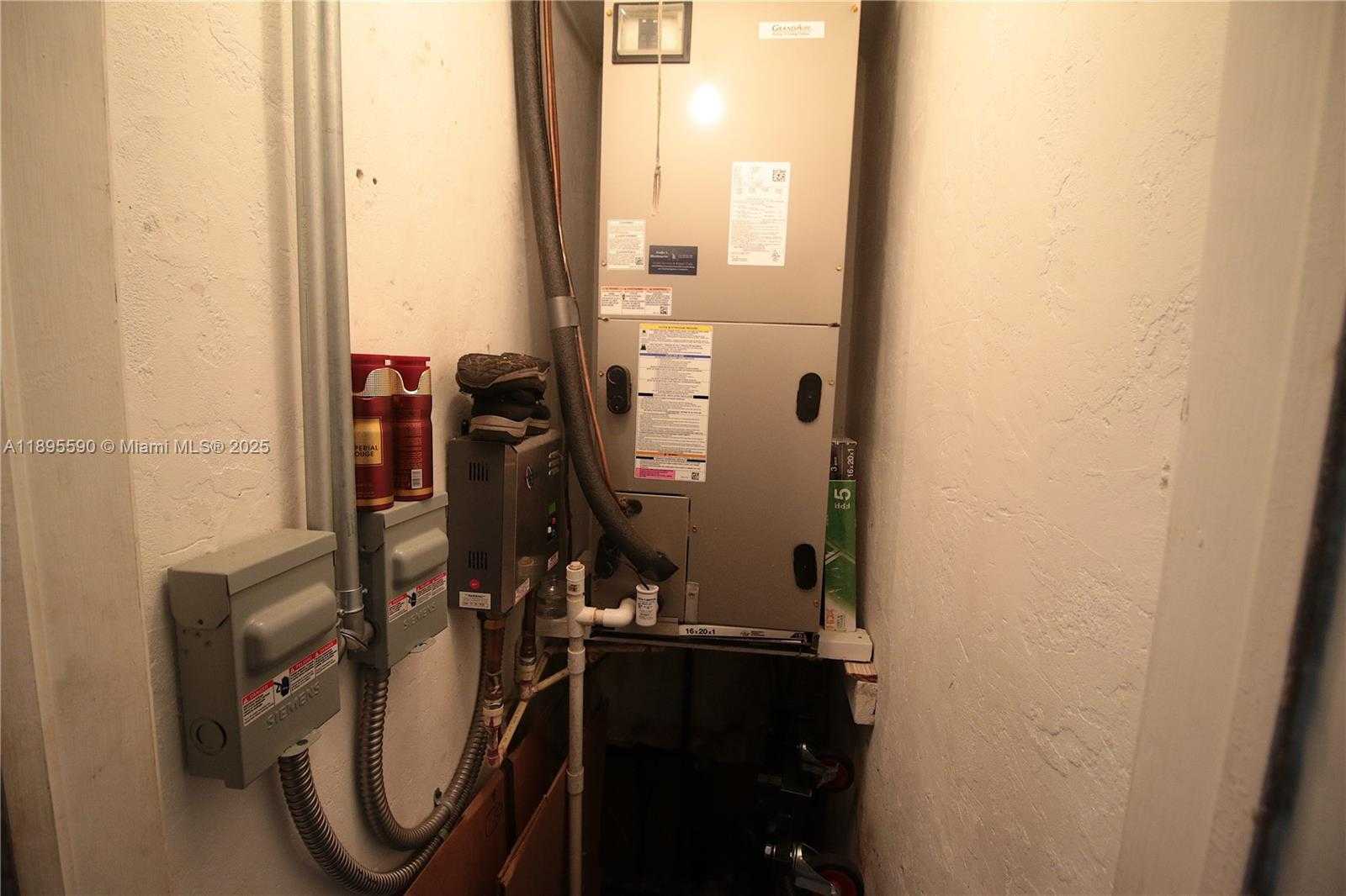 Small Image of 2830 NORTH WEST 66TH ST, Miami Number 37