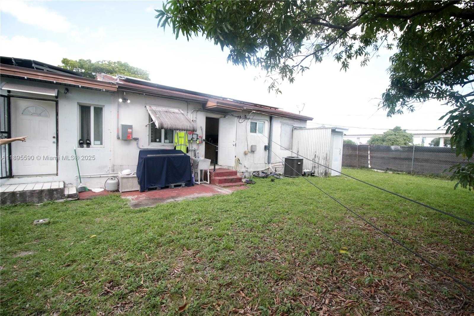 Small Image of 2830 NORTH WEST 66TH ST, Miami Number 5