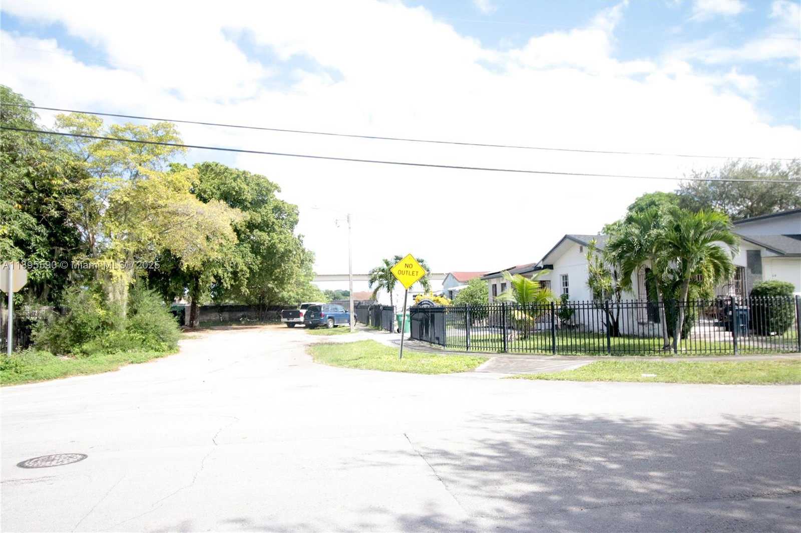 Small Image of 2830 NORTH WEST 66TH ST, Miami Number 63