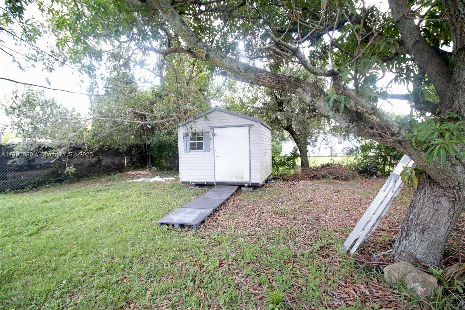 Small Image of 2830 NORTH WEST 66TH ST, Miami Number 7