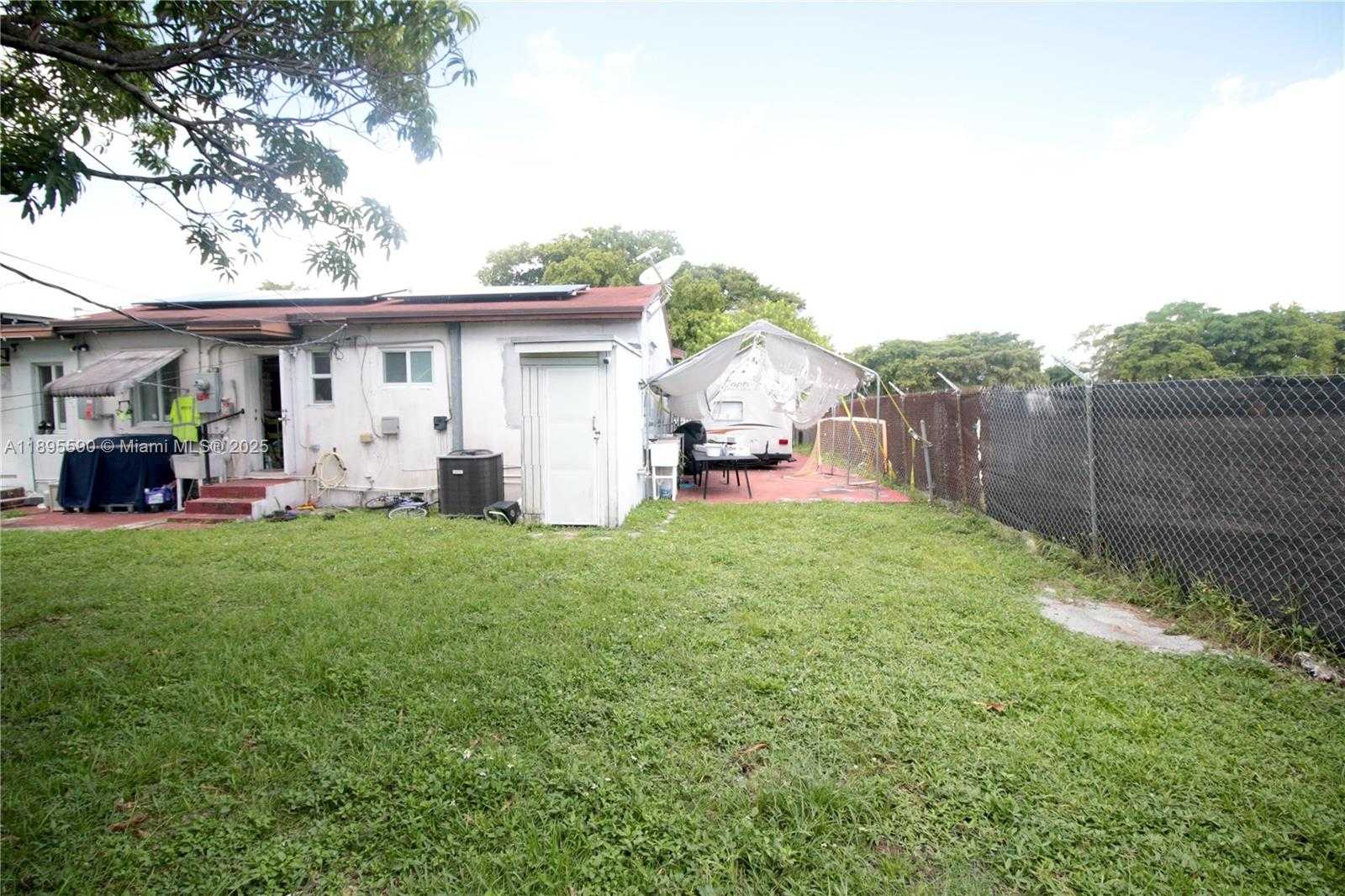 Small Image of 2830 NORTH WEST 66TH ST, Miami Number 8