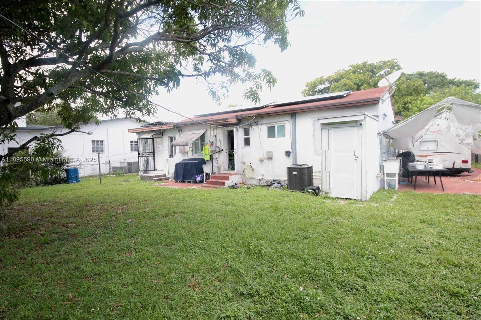 Small Image of 2830 NORTH WEST 66TH ST, Miami Number 9