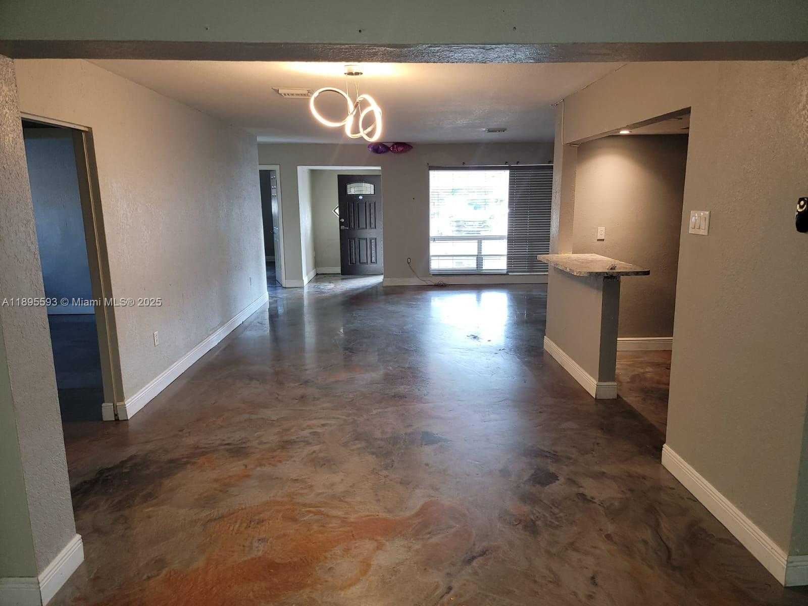 Small Image of 7773 BILTMORE BLVD, Miramar Number 5