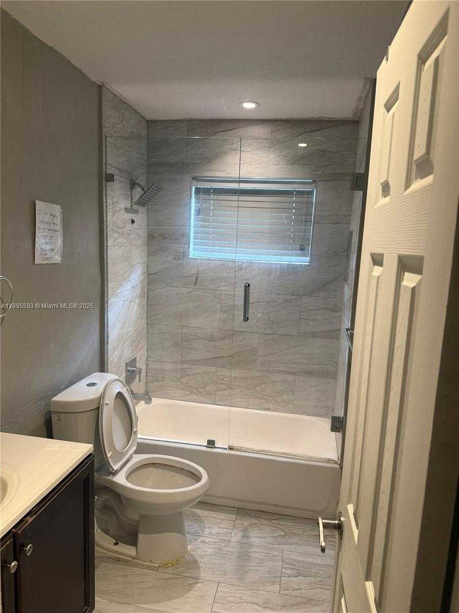 Small Image of 7773 BILTMORE BLVD, Miramar Number 8