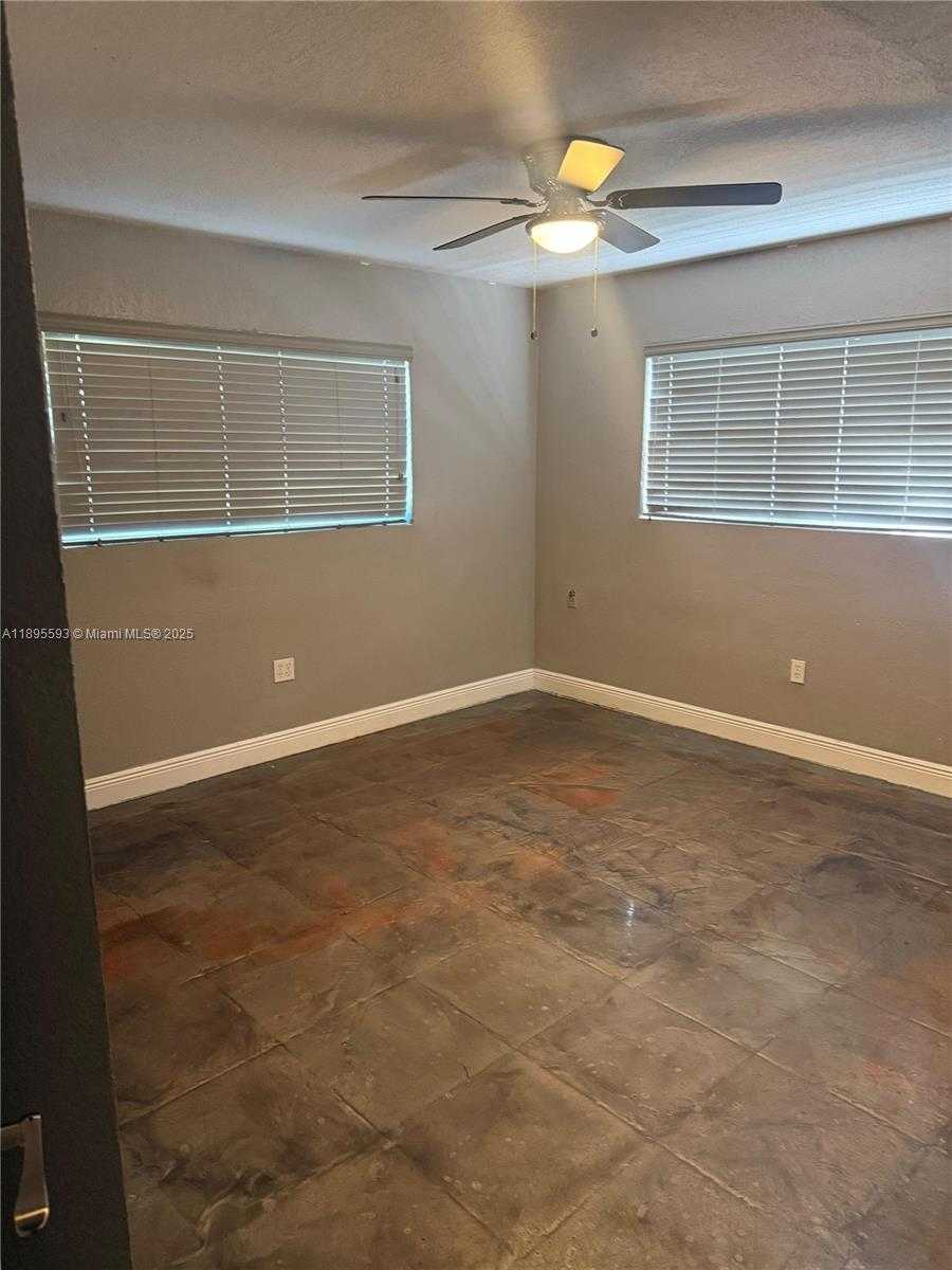 Small Image of 7773 BILTMORE BLVD, Miramar Number 9