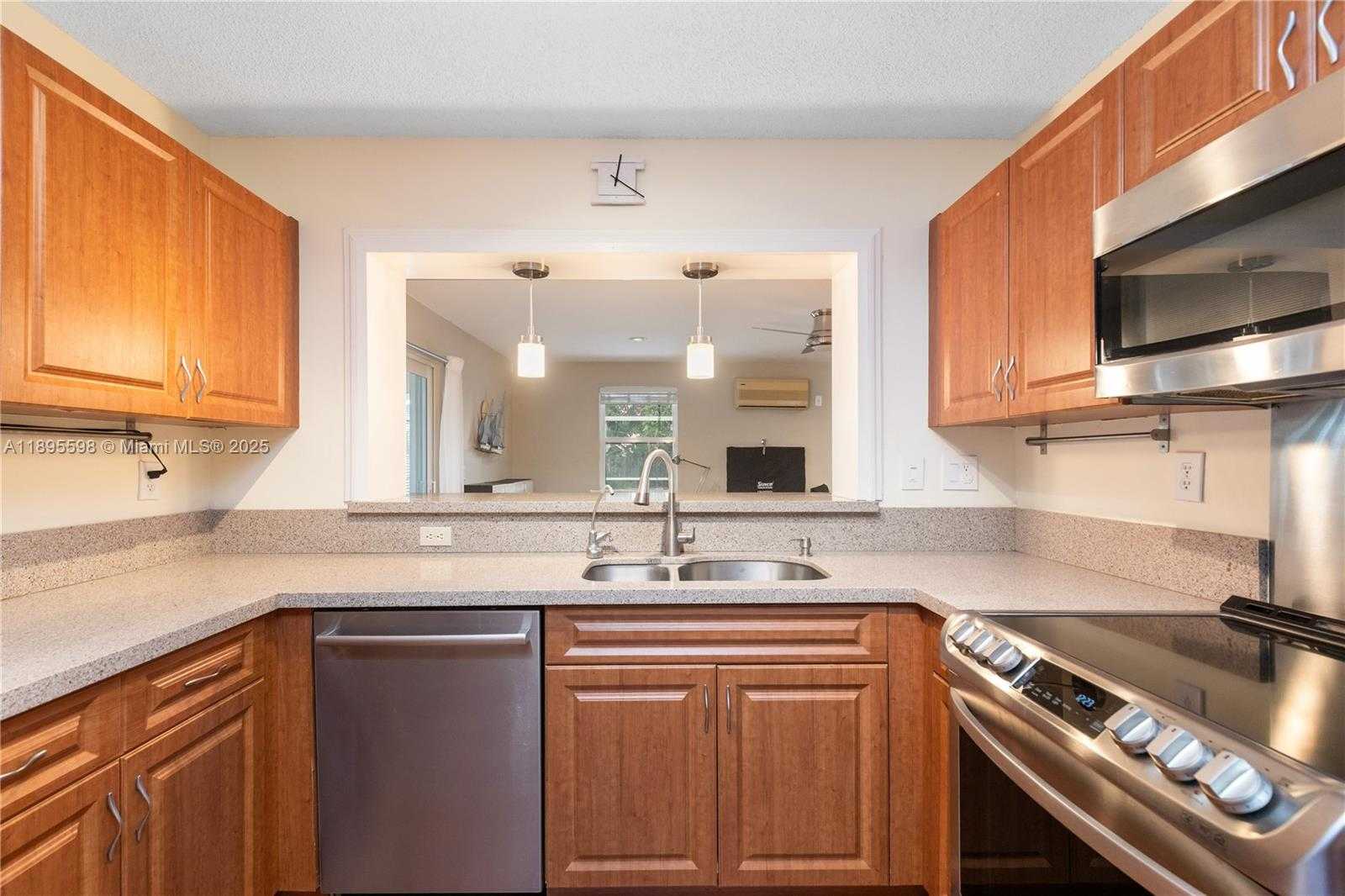 Small Image of 1226 NORTH WEST 170TH TER, Pembroke Pines Number 10