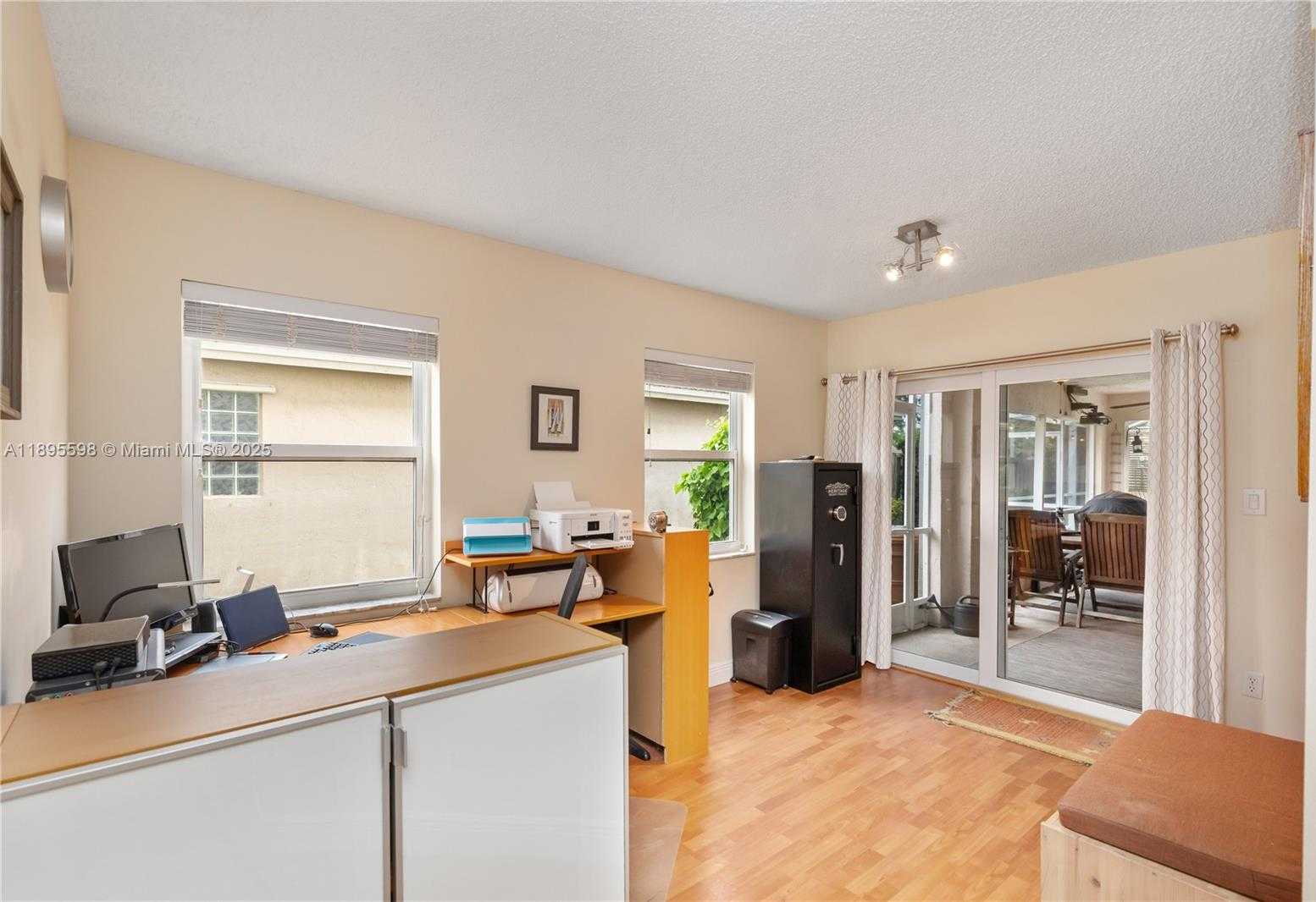 Small Image of 1226 NORTH WEST 170TH TER, Pembroke Pines Number 14