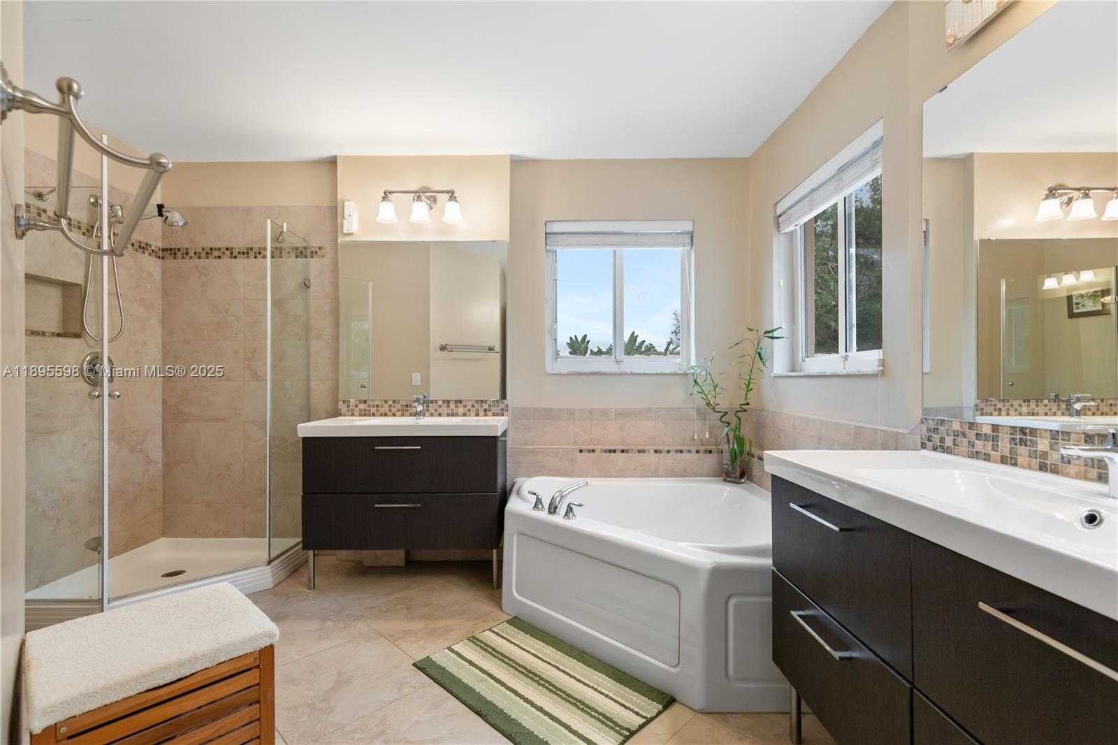Small Image of 1226 NORTH WEST 170TH TER, Pembroke Pines Number 17