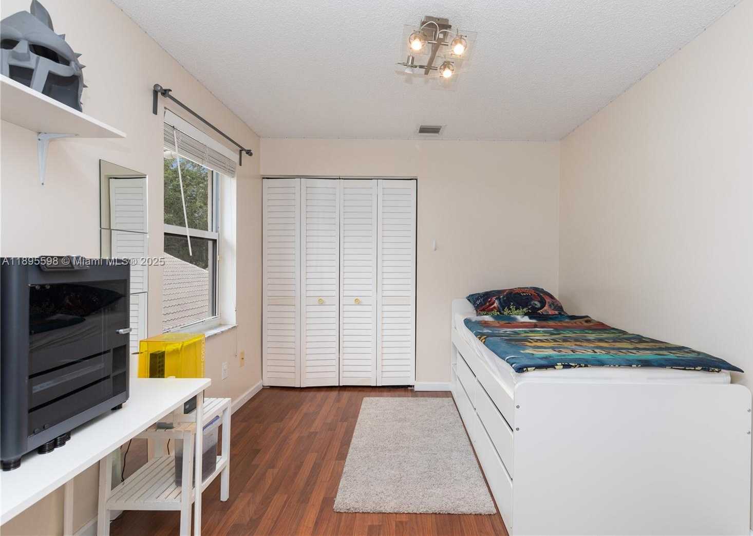 Small Image of 1226 NORTH WEST 170TH TER, Pembroke Pines Number 21