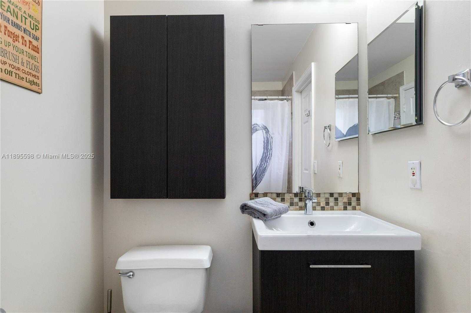 Small Image of 1226 NORTH WEST 170TH TER, Pembroke Pines Number 24