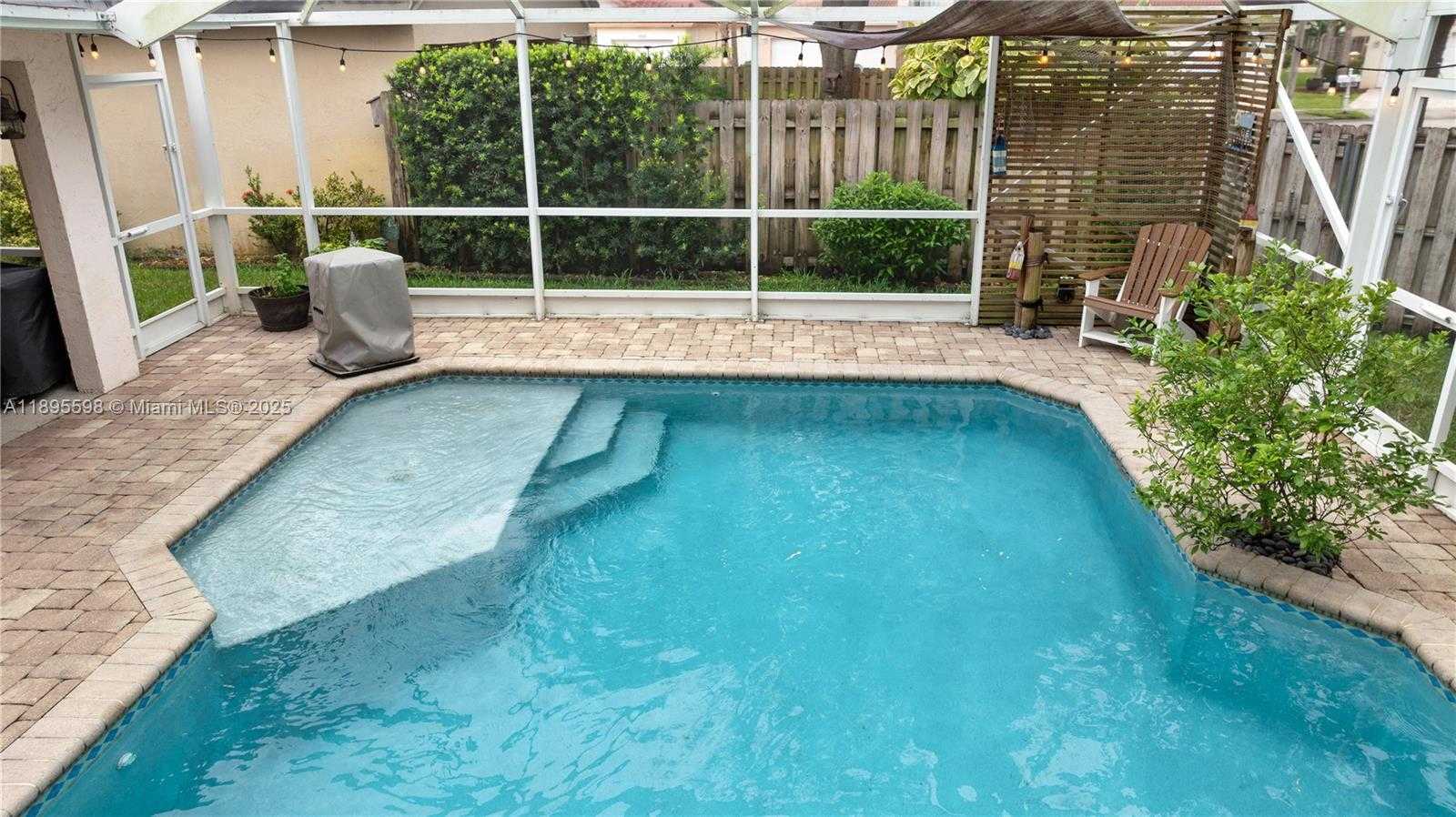 Small Image of 1226 NORTH WEST 170TH TER, Pembroke Pines Number 30
