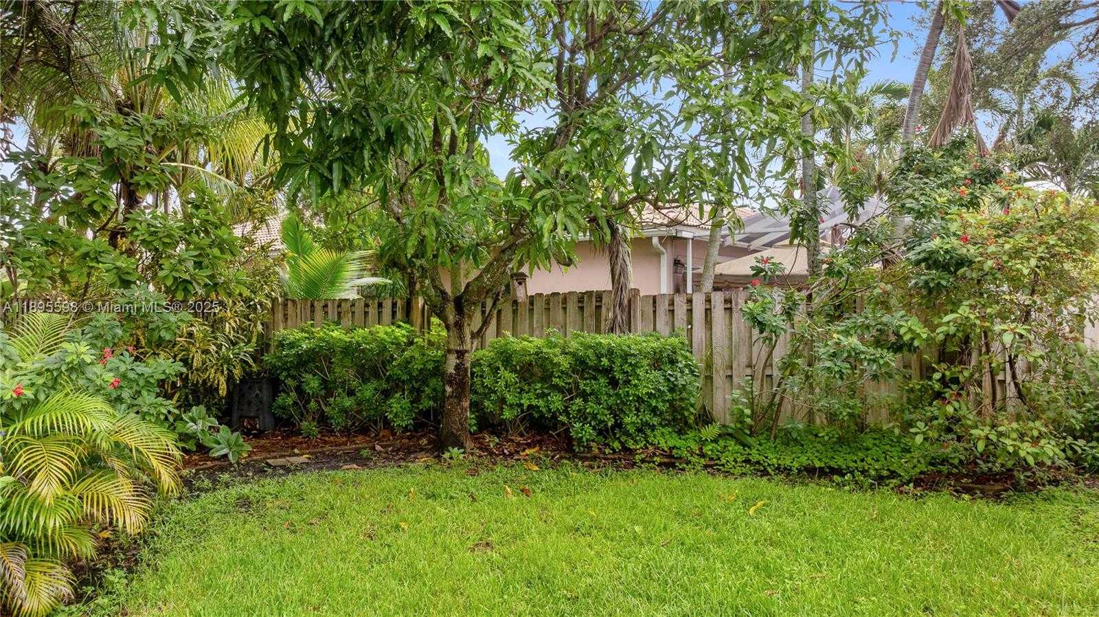 Small Image of 1226 NORTH WEST 170TH TER, Pembroke Pines Number 34