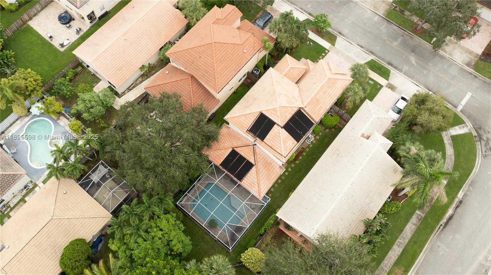 Small Image of 1226 NORTH WEST 170TH TER, Pembroke Pines Number 36
