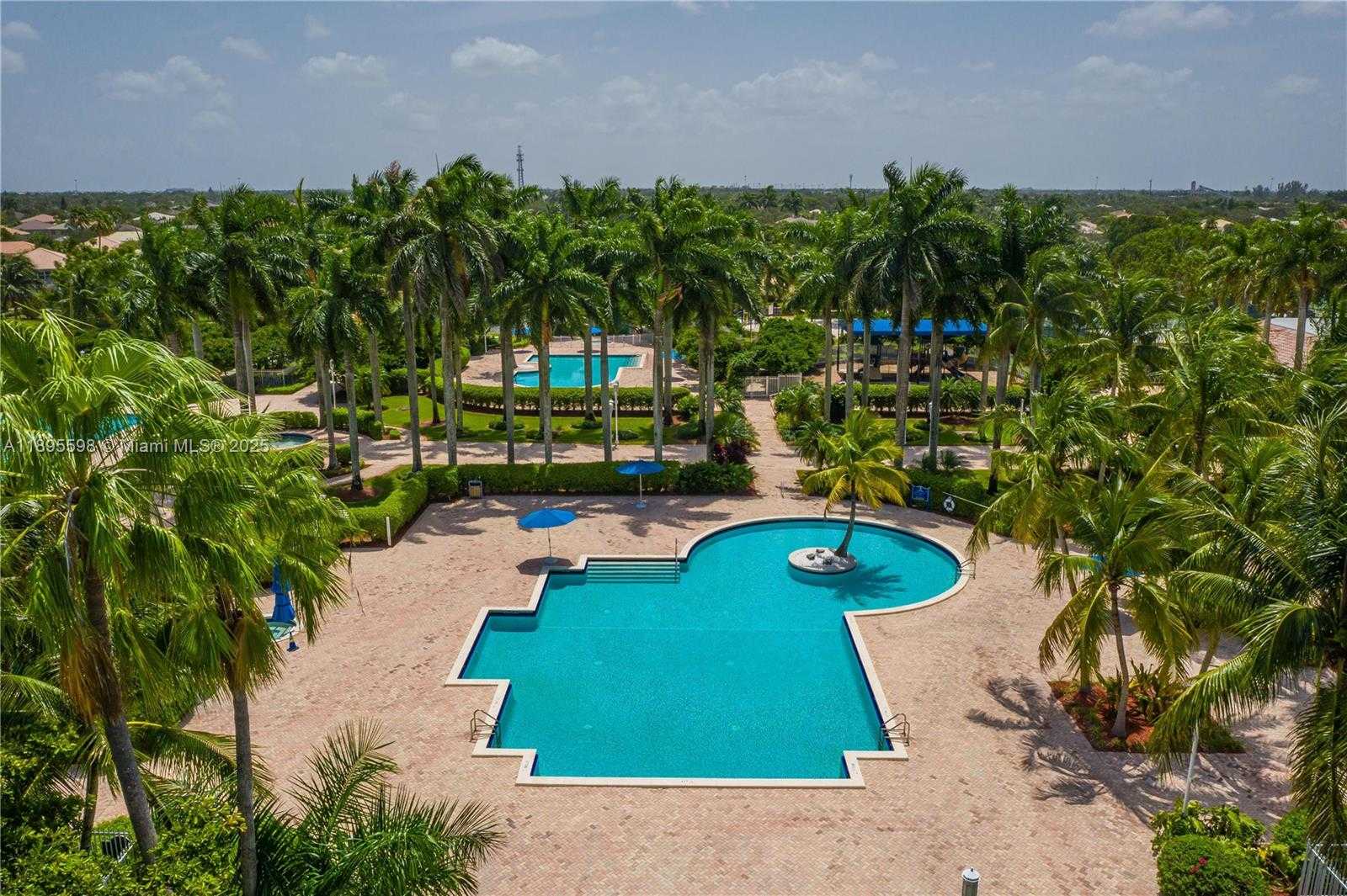 Small Image of 1226 NORTH WEST 170TH TER, Pembroke Pines Number 40
