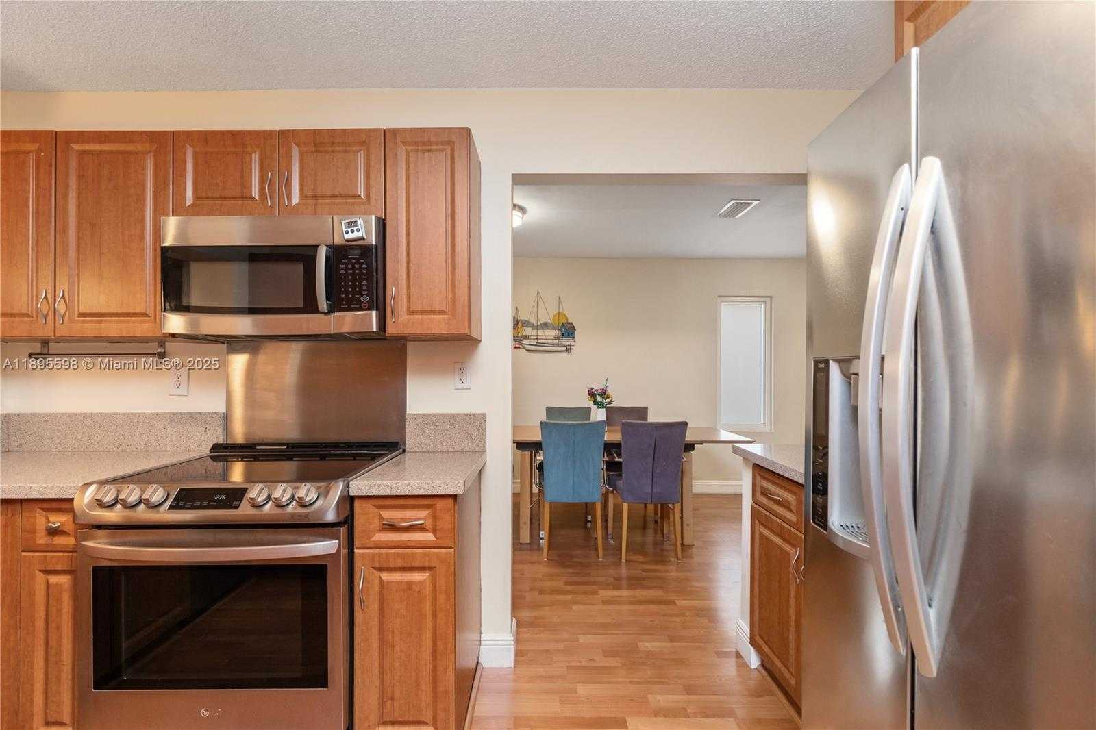 Small Image of 1226 NORTH WEST 170TH TER, Pembroke Pines Number 9