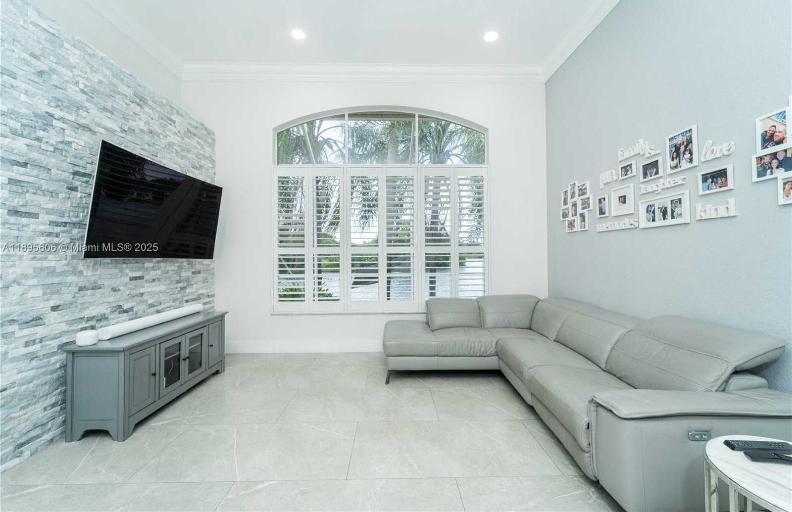 Small Image of 3905 SOUTH WEST 151ST TER, Miramar Number 10