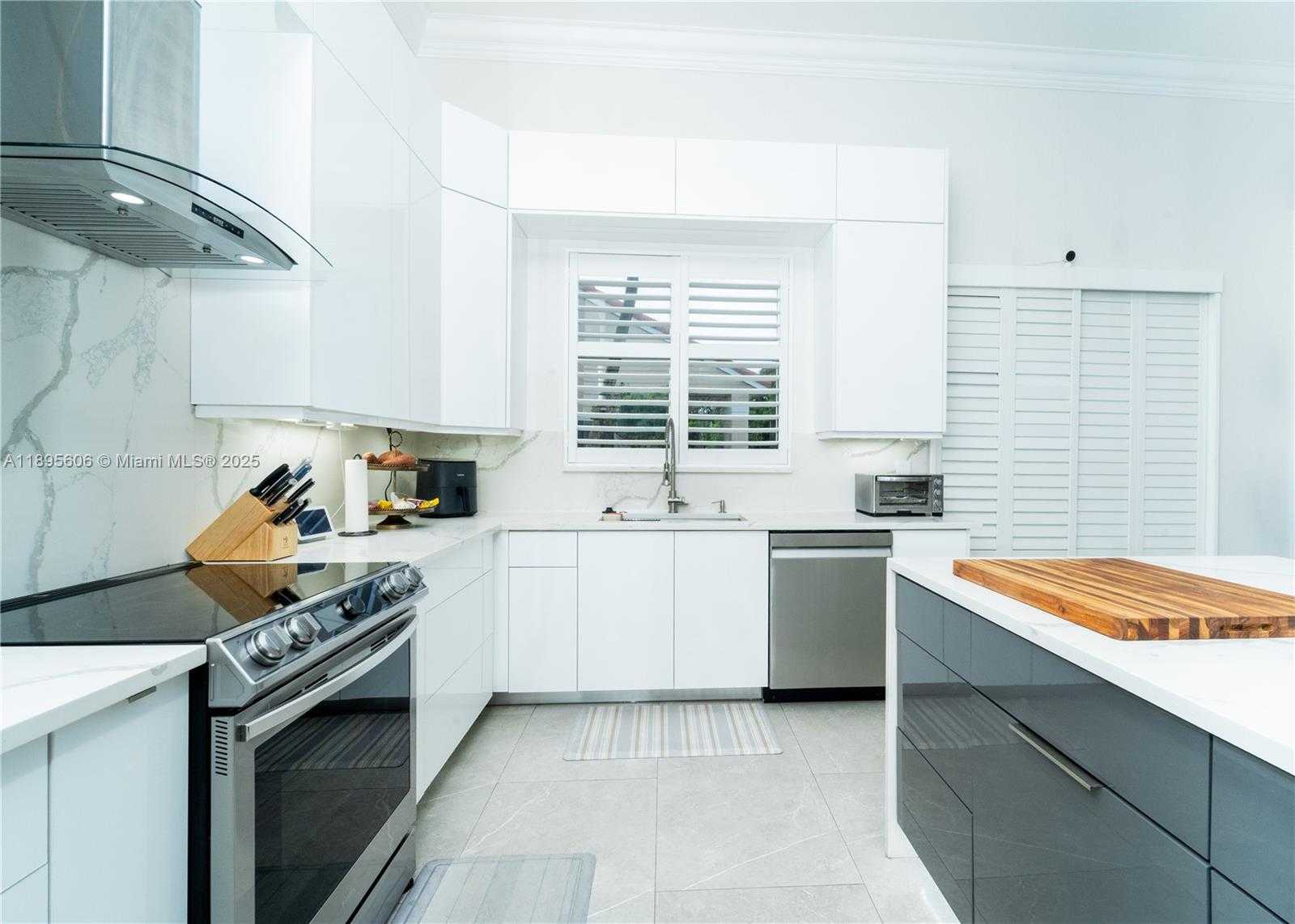 Small Image of 3905 SOUTH WEST 151ST TER, Miramar Number 12