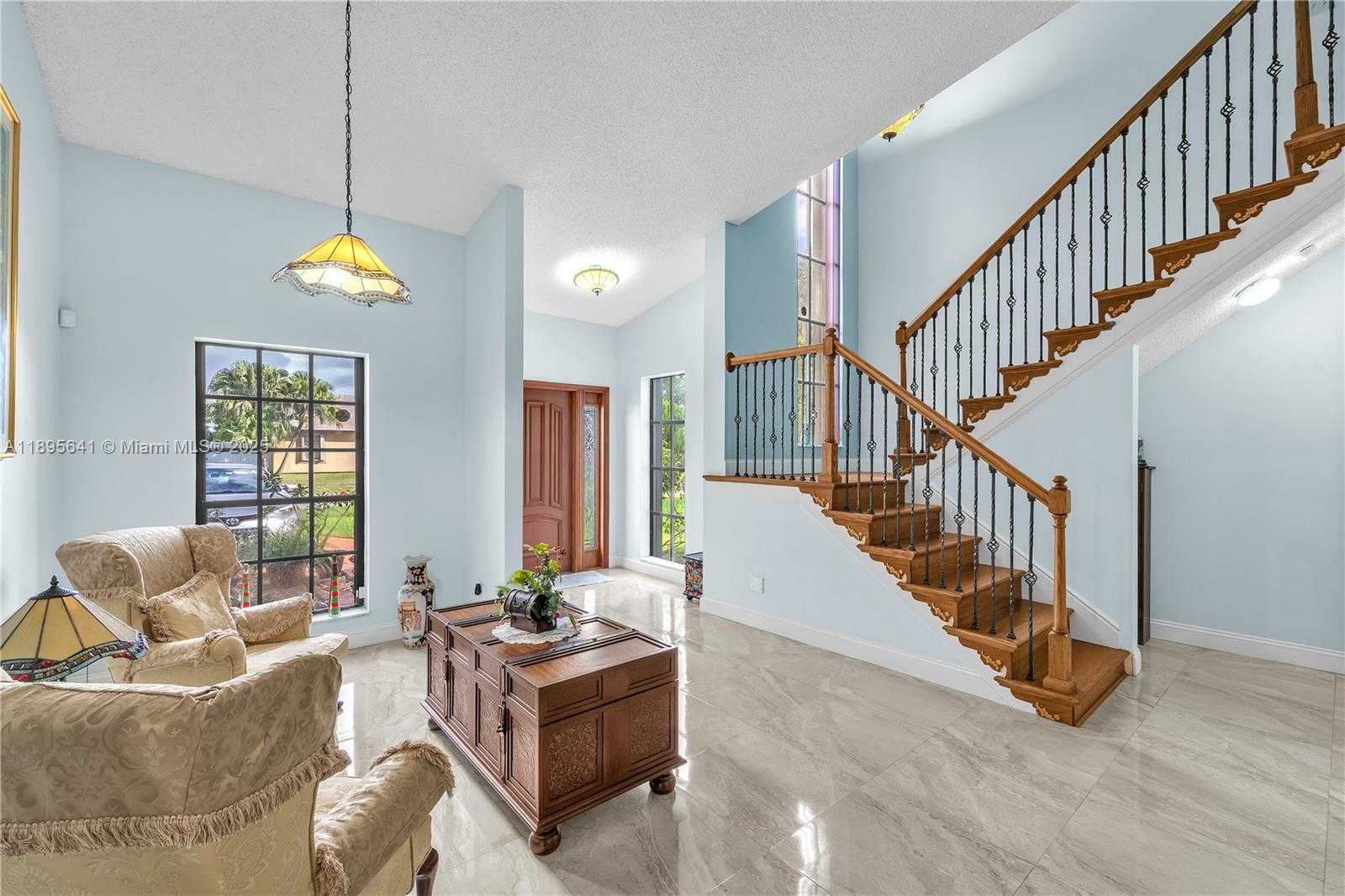 Small Image of 9110 SOUTH LAKE MIRAMAR CIR, Miramar Number 14