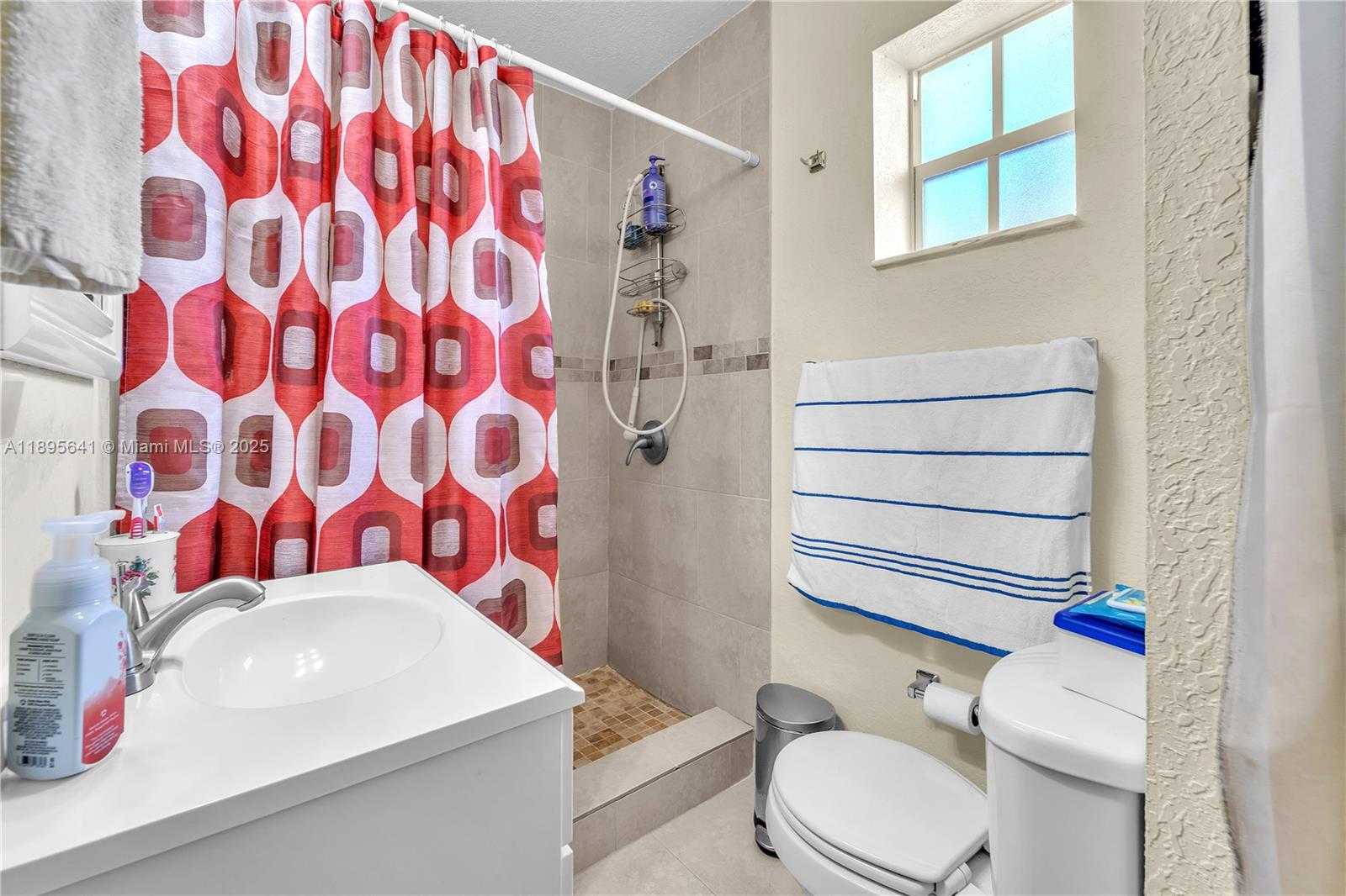 Small Image of 9110 SOUTH LAKE MIRAMAR CIR, Miramar Number 22