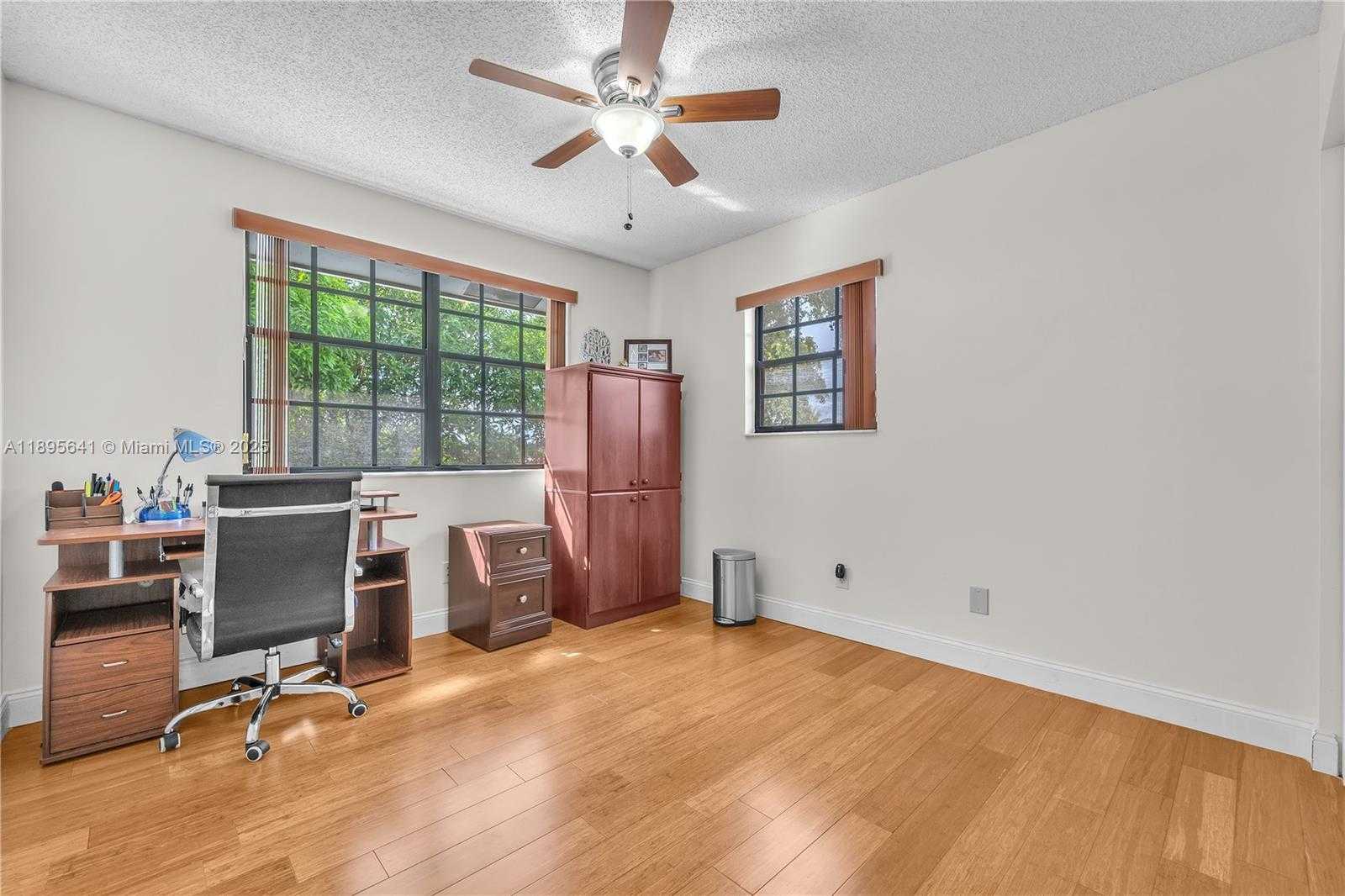 Small Image of 9110 SOUTH LAKE MIRAMAR CIR, Miramar Number 24