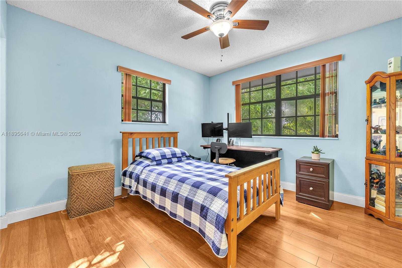 Small Image of 9110 SOUTH LAKE MIRAMAR CIR, Miramar Number 25