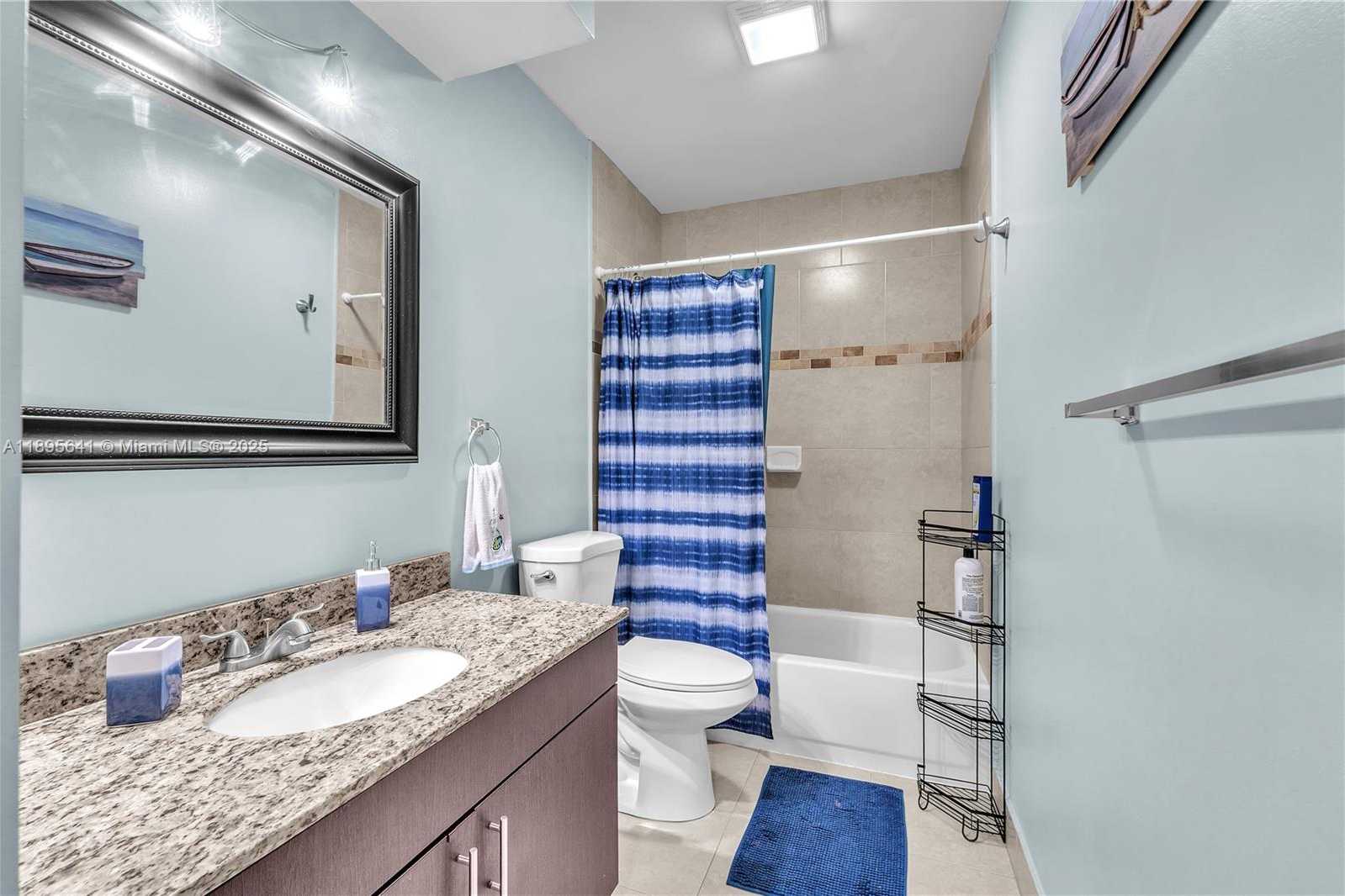 Small Image of 9110 SOUTH LAKE MIRAMAR CIR, Miramar Number 27