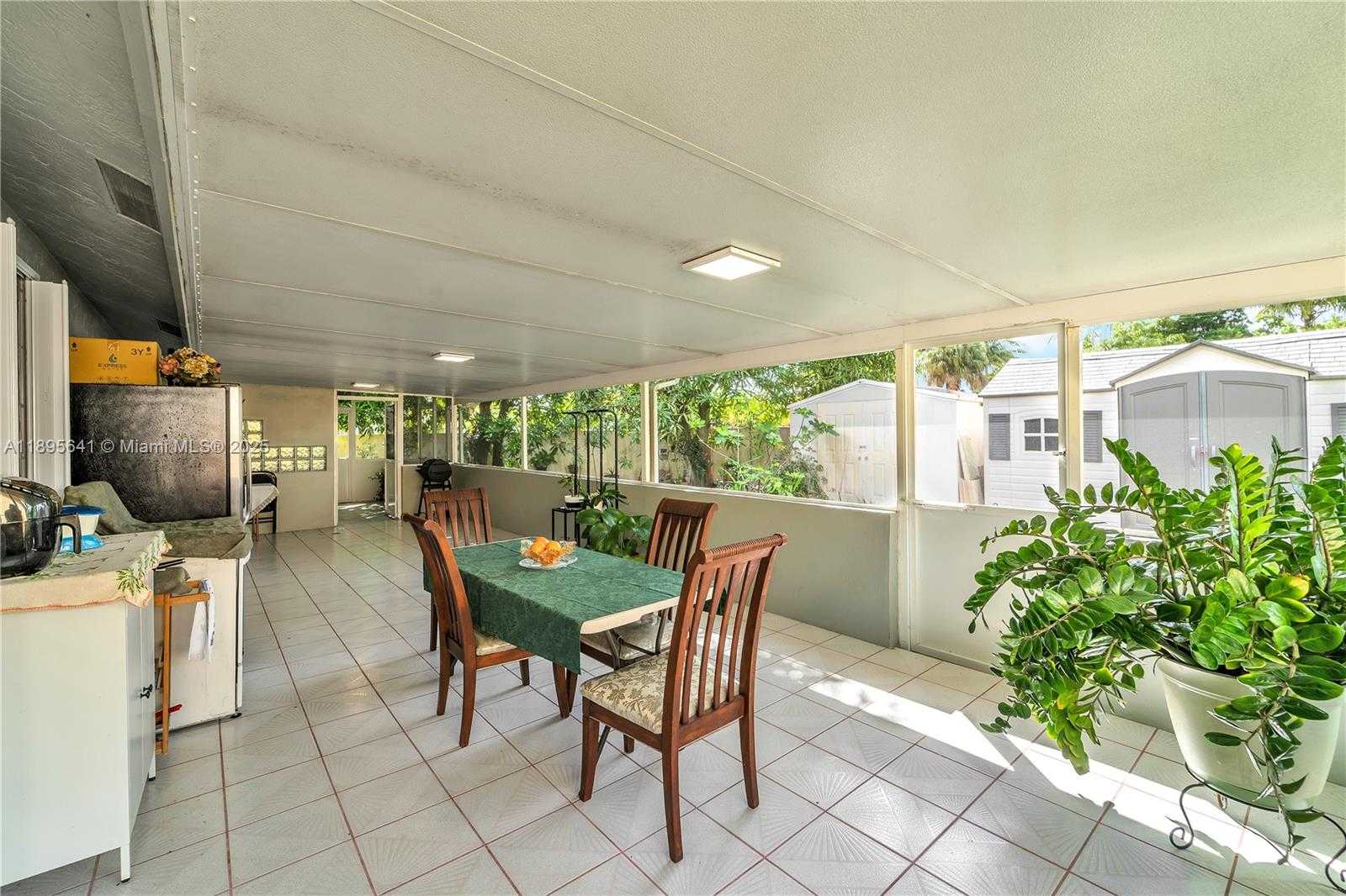 Small Image of 9110 SOUTH LAKE MIRAMAR CIR, Miramar Number 28