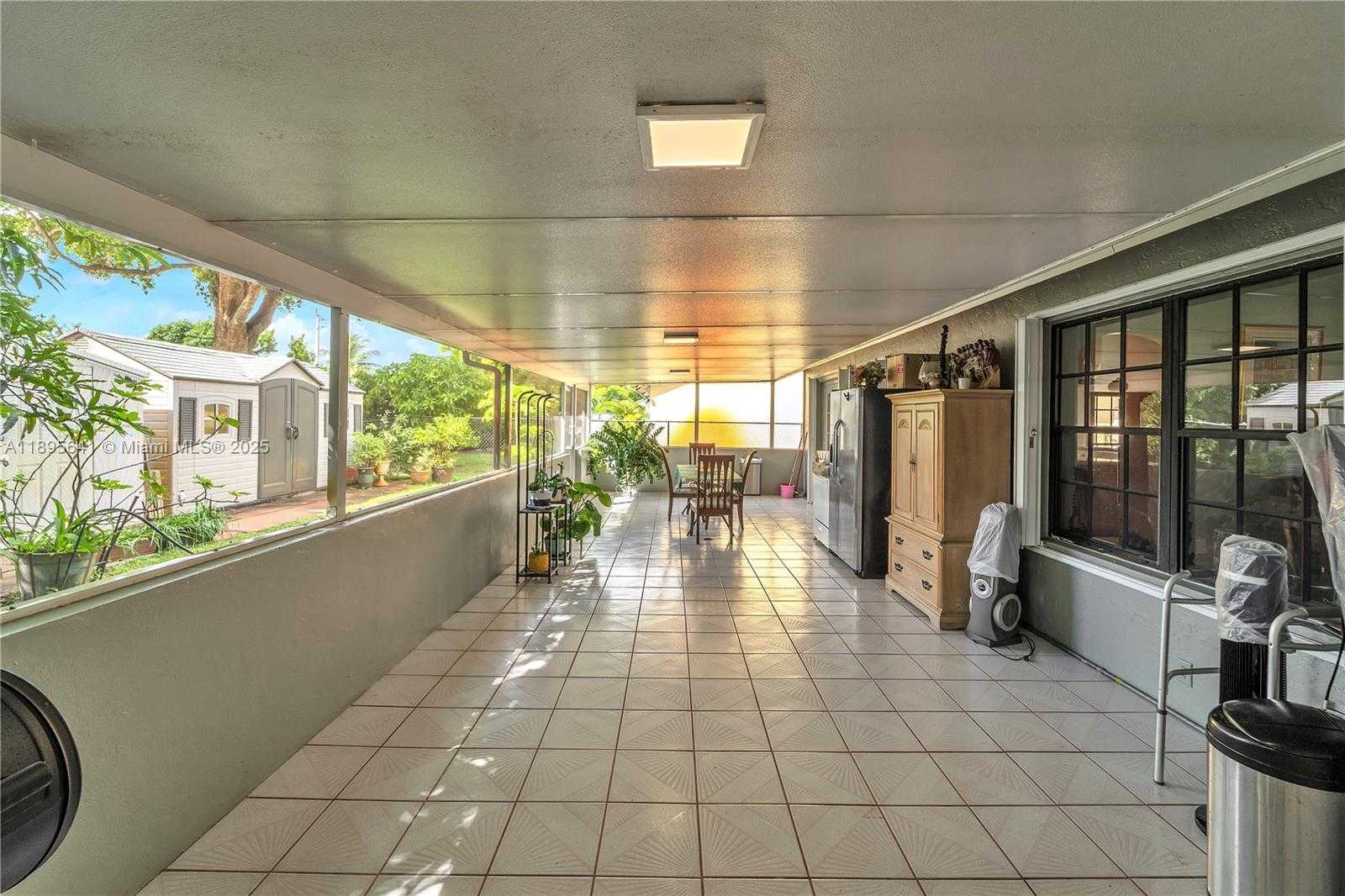 Small Image of 9110 SOUTH LAKE MIRAMAR CIR, Miramar Number 29