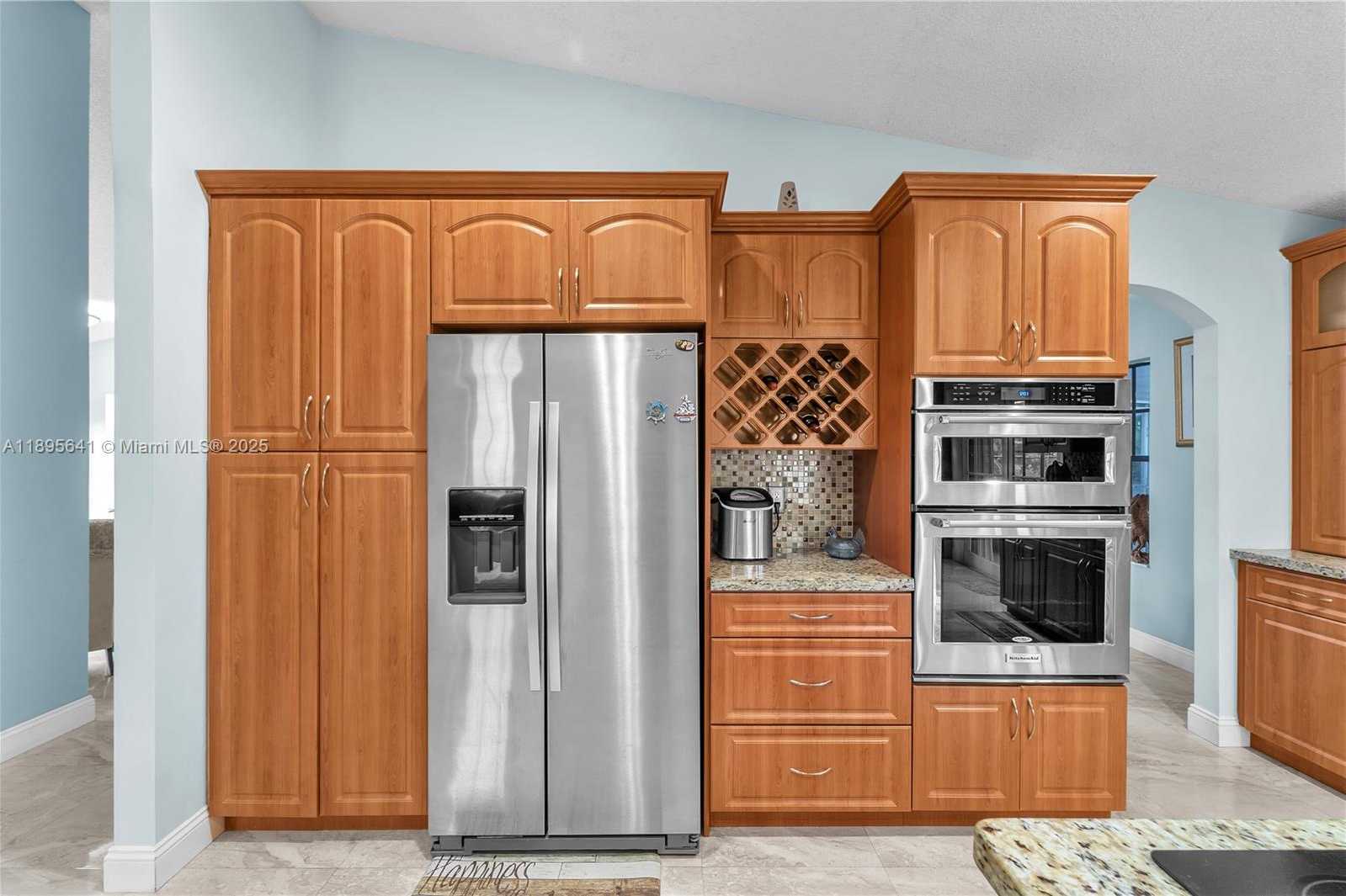 Small Image of 9110 SOUTH LAKE MIRAMAR CIR, Miramar Number 4