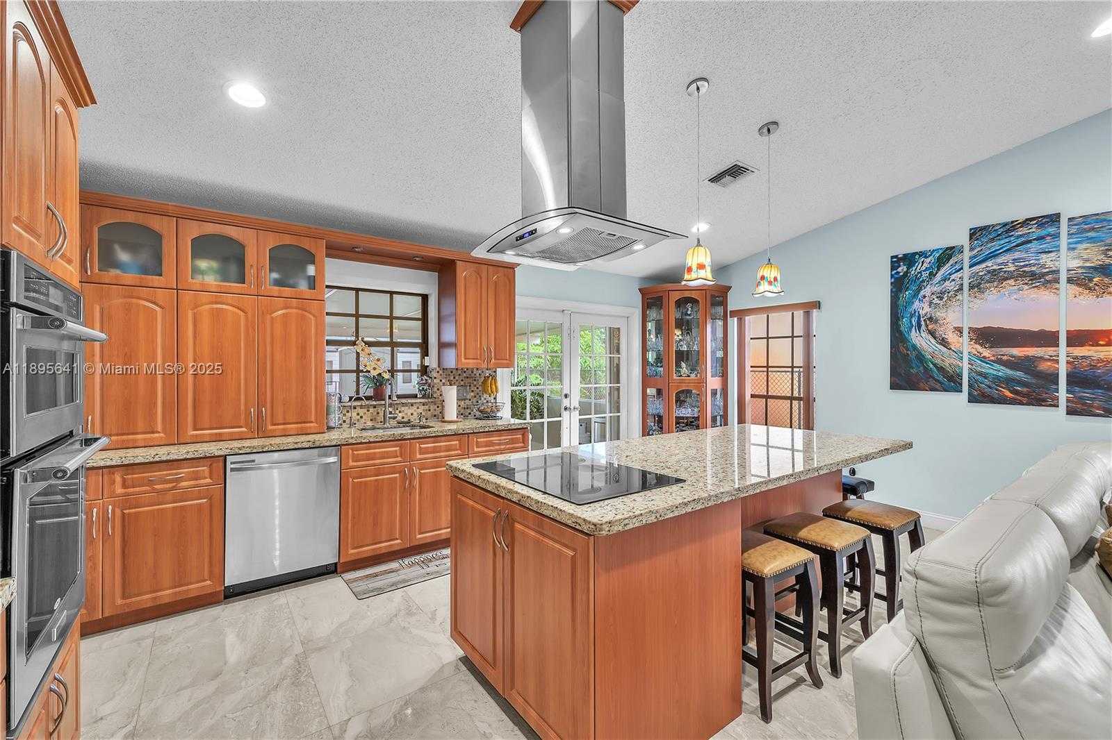 Small Image of 9110 SOUTH LAKE MIRAMAR CIR, Miramar Number 5
