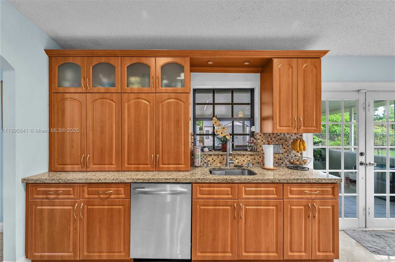 Small Image of 9110 SOUTH LAKE MIRAMAR CIR, Miramar Number 6