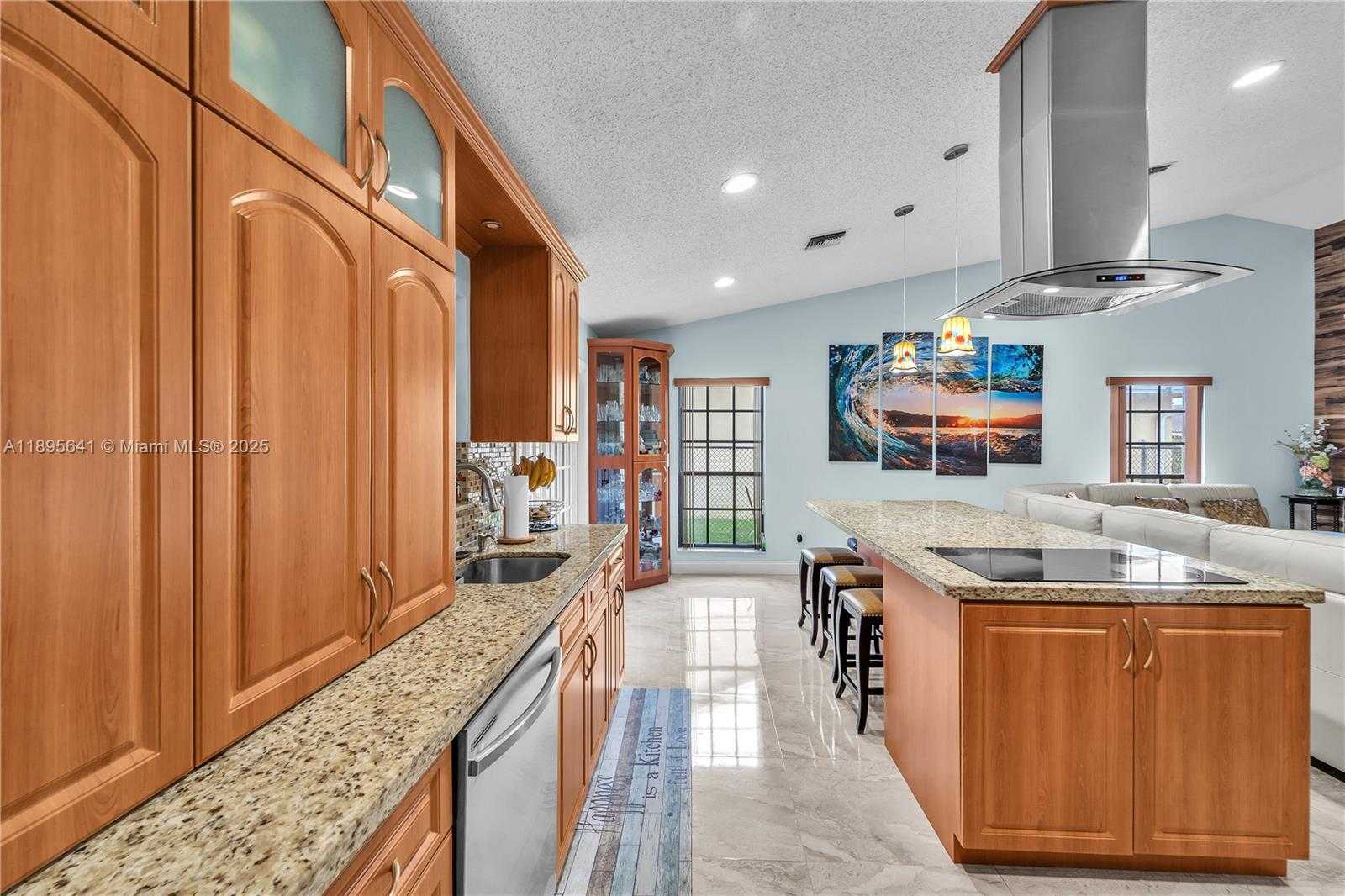 Small Image of 9110 SOUTH LAKE MIRAMAR CIR, Miramar Number 7