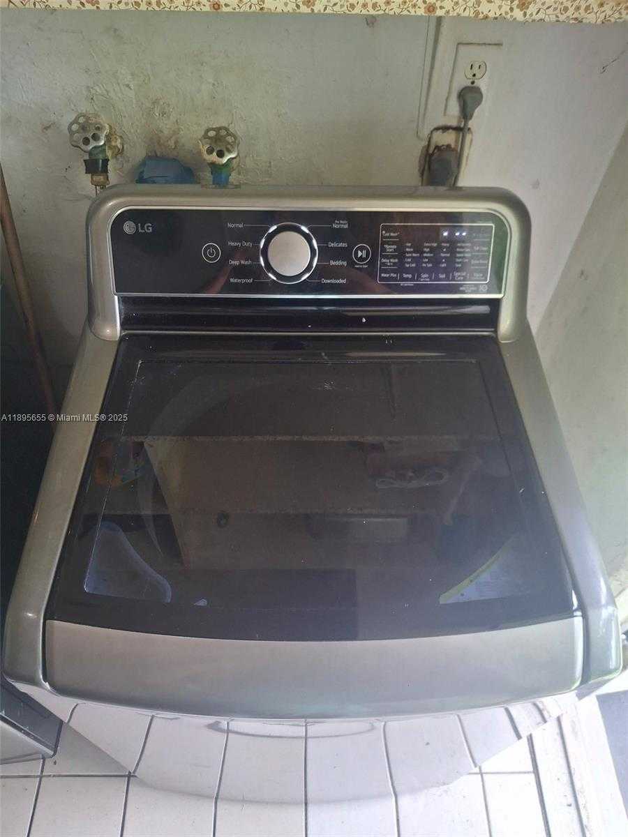 Small Image of 19700 NORTH WEST 3RD CT, Miami Gardens Number 13