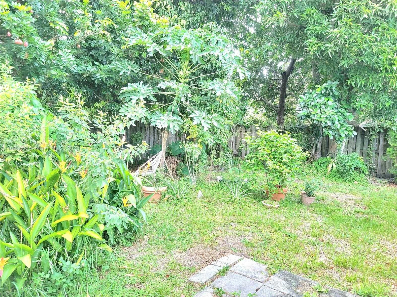 Small Image of 19700 NORTH WEST 3RD CT, Miami Gardens Number 17