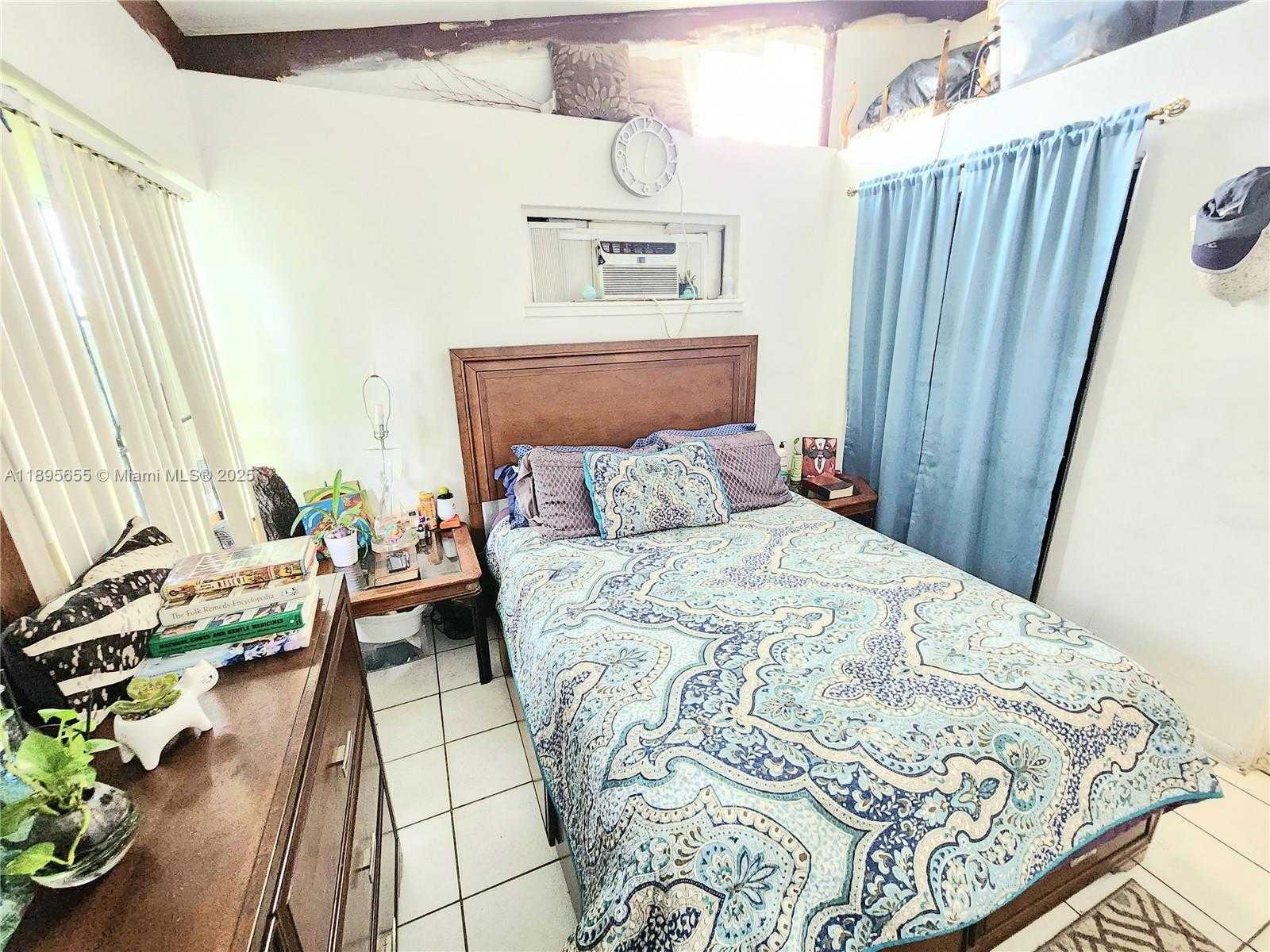 Small Image of 19700 NORTH WEST 3RD CT, Miami Gardens Number 9