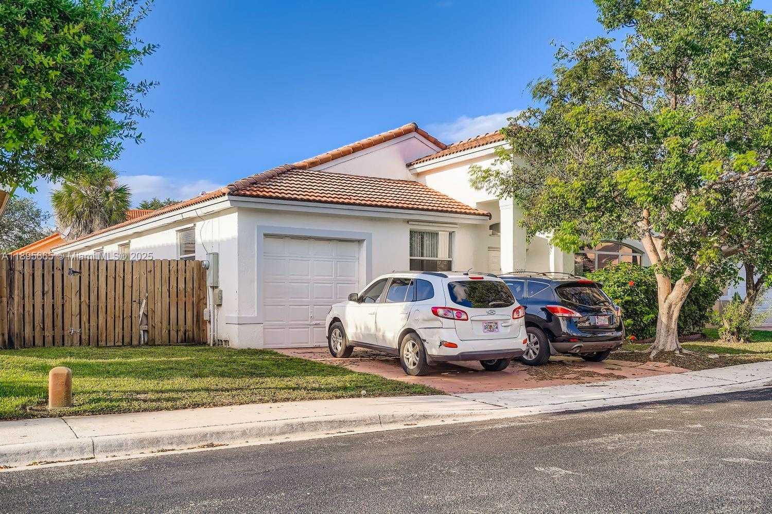 Small Image of 10397 SOUTH WEST 16TH ST, Pembroke Pines Number 2