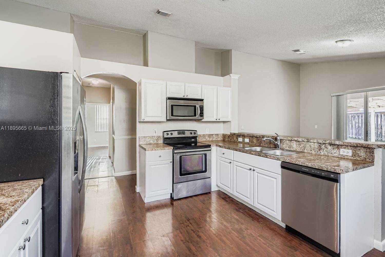 Small Image of 10397 SOUTH WEST 16TH ST, Pembroke Pines Number 5