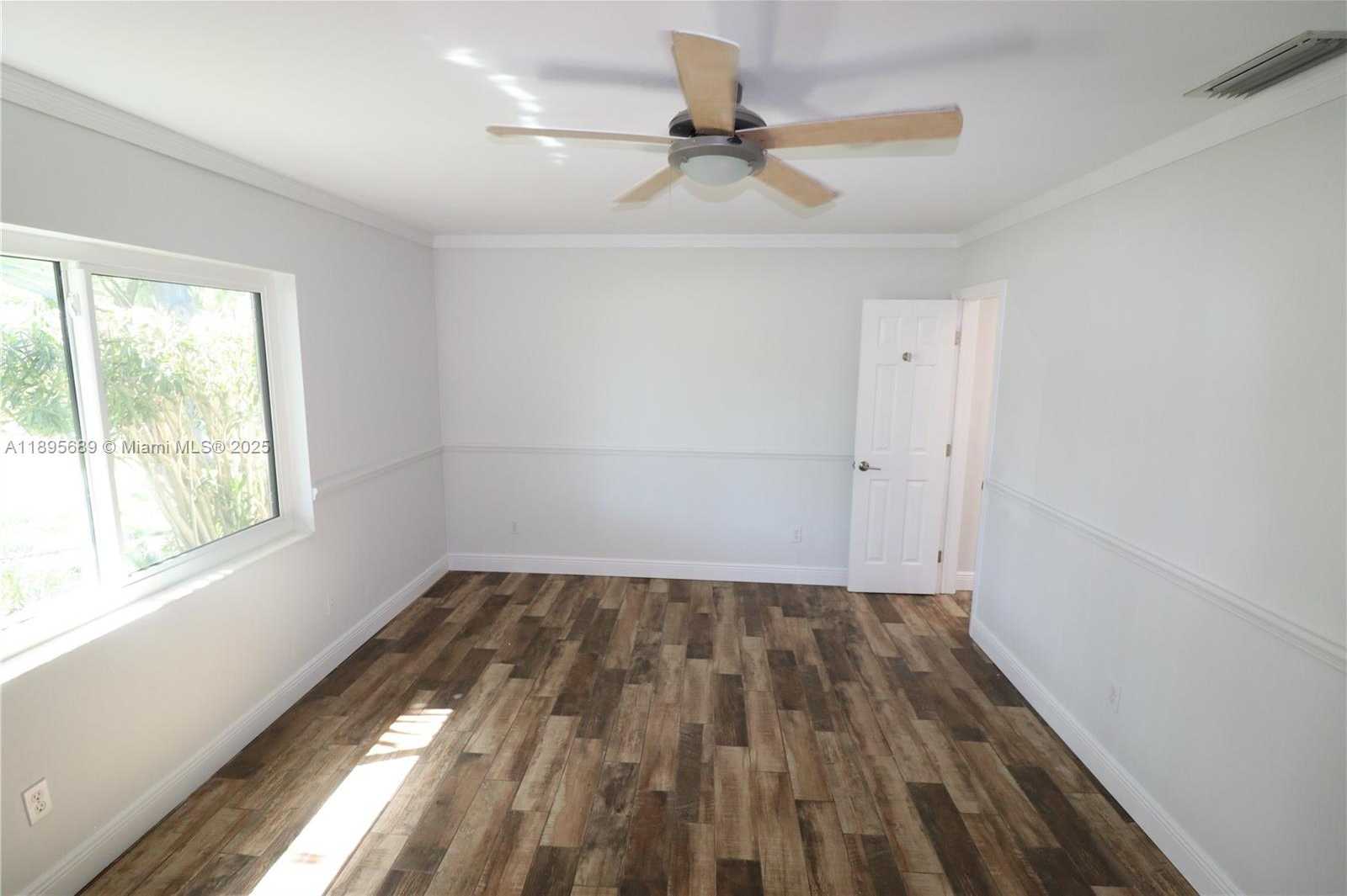 Small Image of 17191 SOUTH WEST 85TH AVE, Palmetto Bay Number 29
