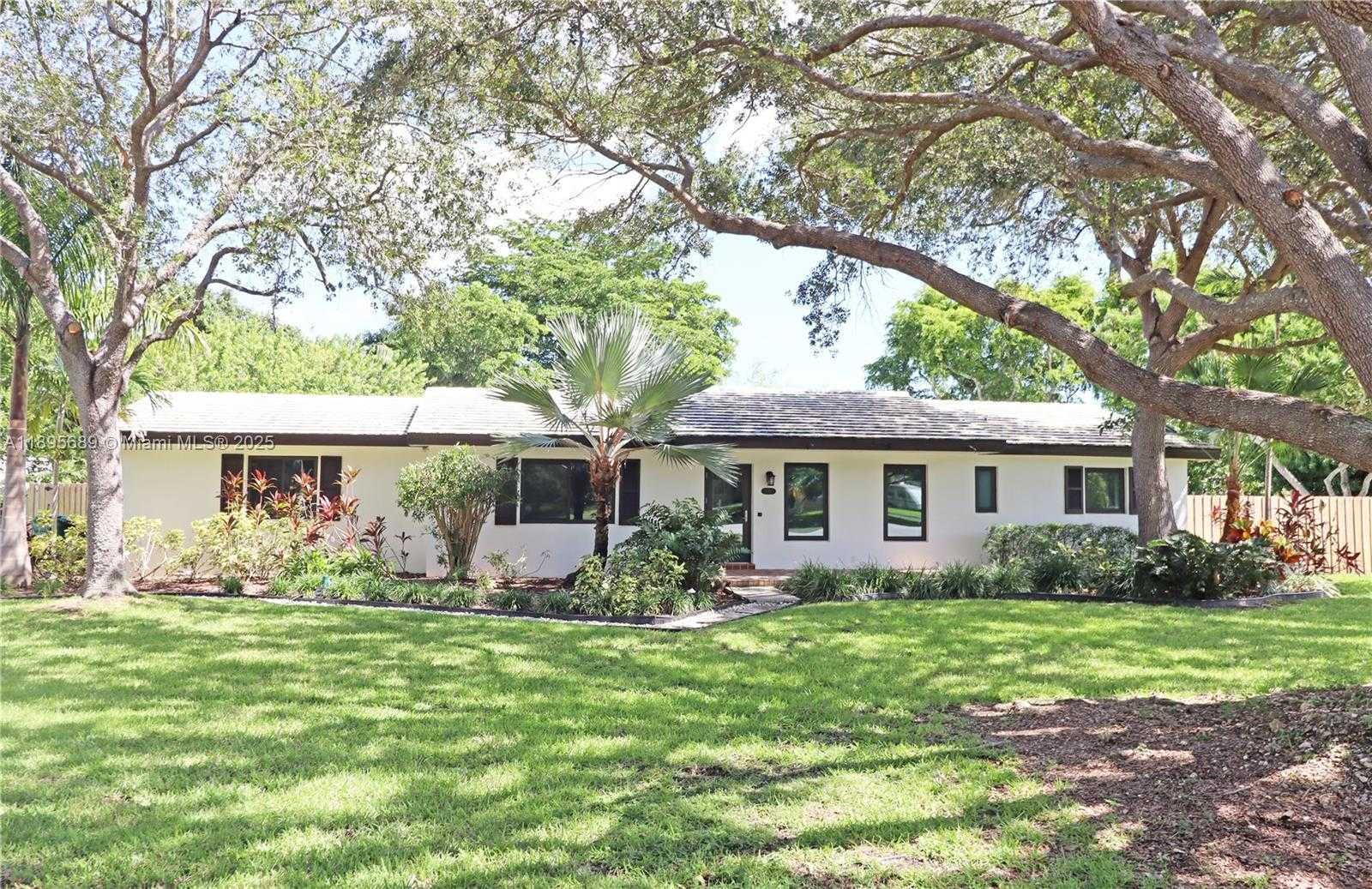 Small Image of 17191 SOUTH WEST 85TH AVE, Palmetto Bay Number 3
