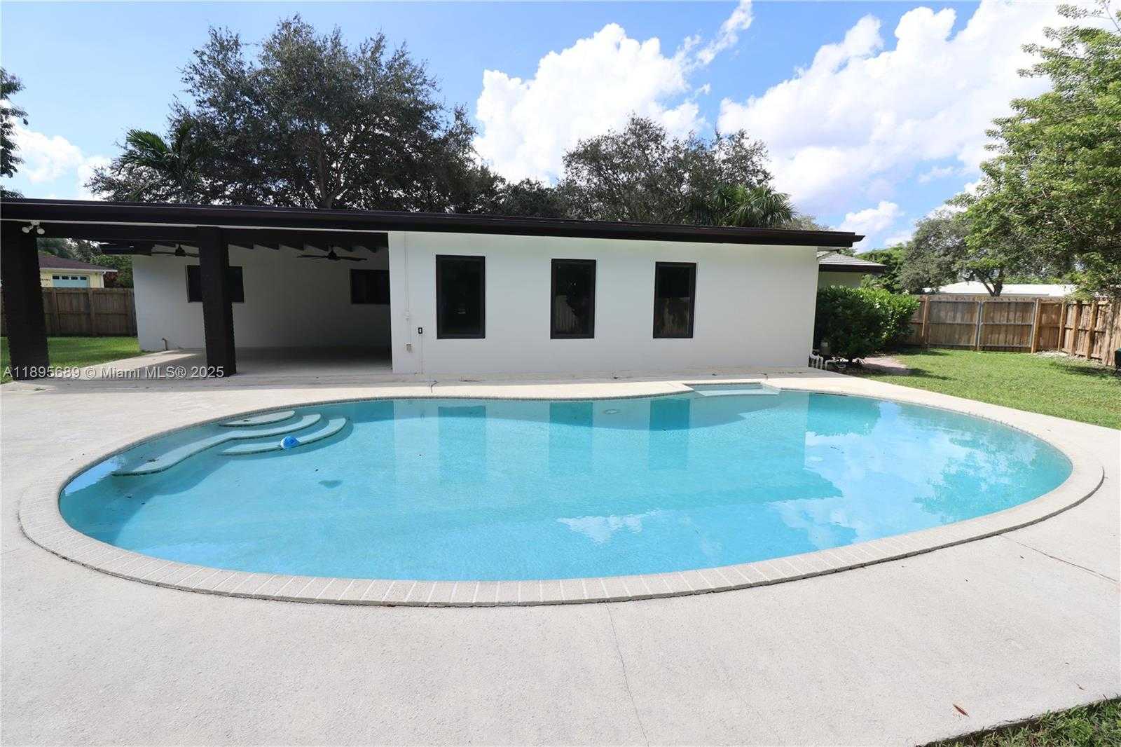 Small Image of 17191 SOUTH WEST 85TH AVE, Palmetto Bay Number 36