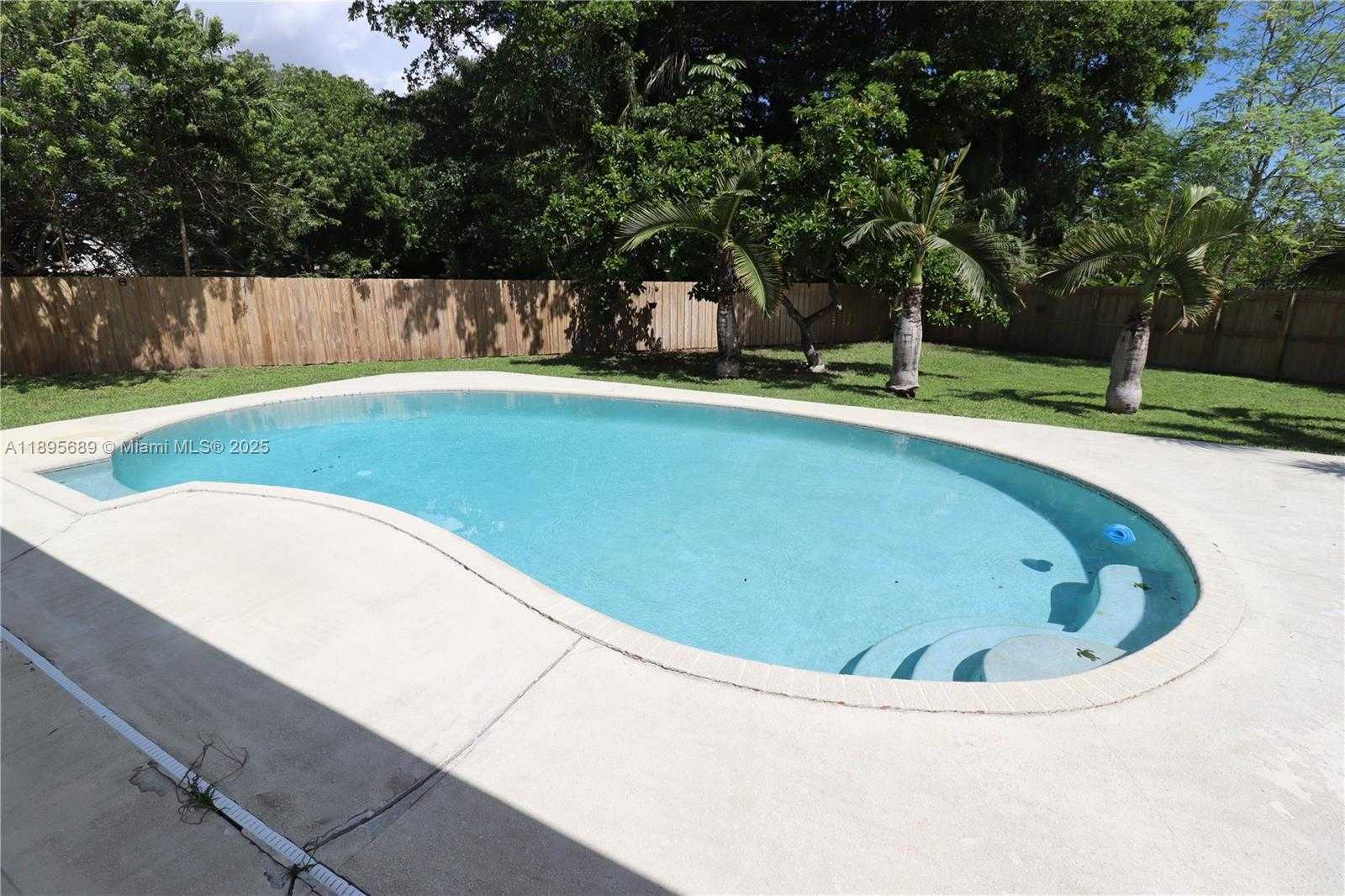Small Image of 17191 SOUTH WEST 85TH AVE, Palmetto Bay Number 37