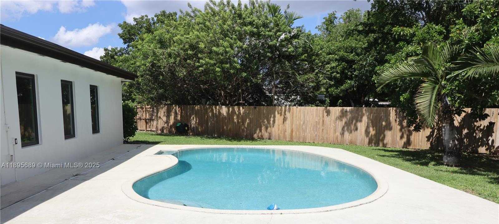 Small Image of 17191 SOUTH WEST 85TH AVE, Palmetto Bay Number 38