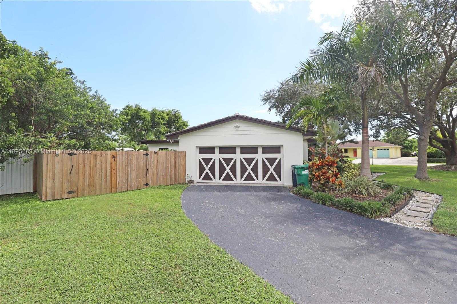 Small Image of 17191 SOUTH WEST 85TH AVE, Palmetto Bay Number 5