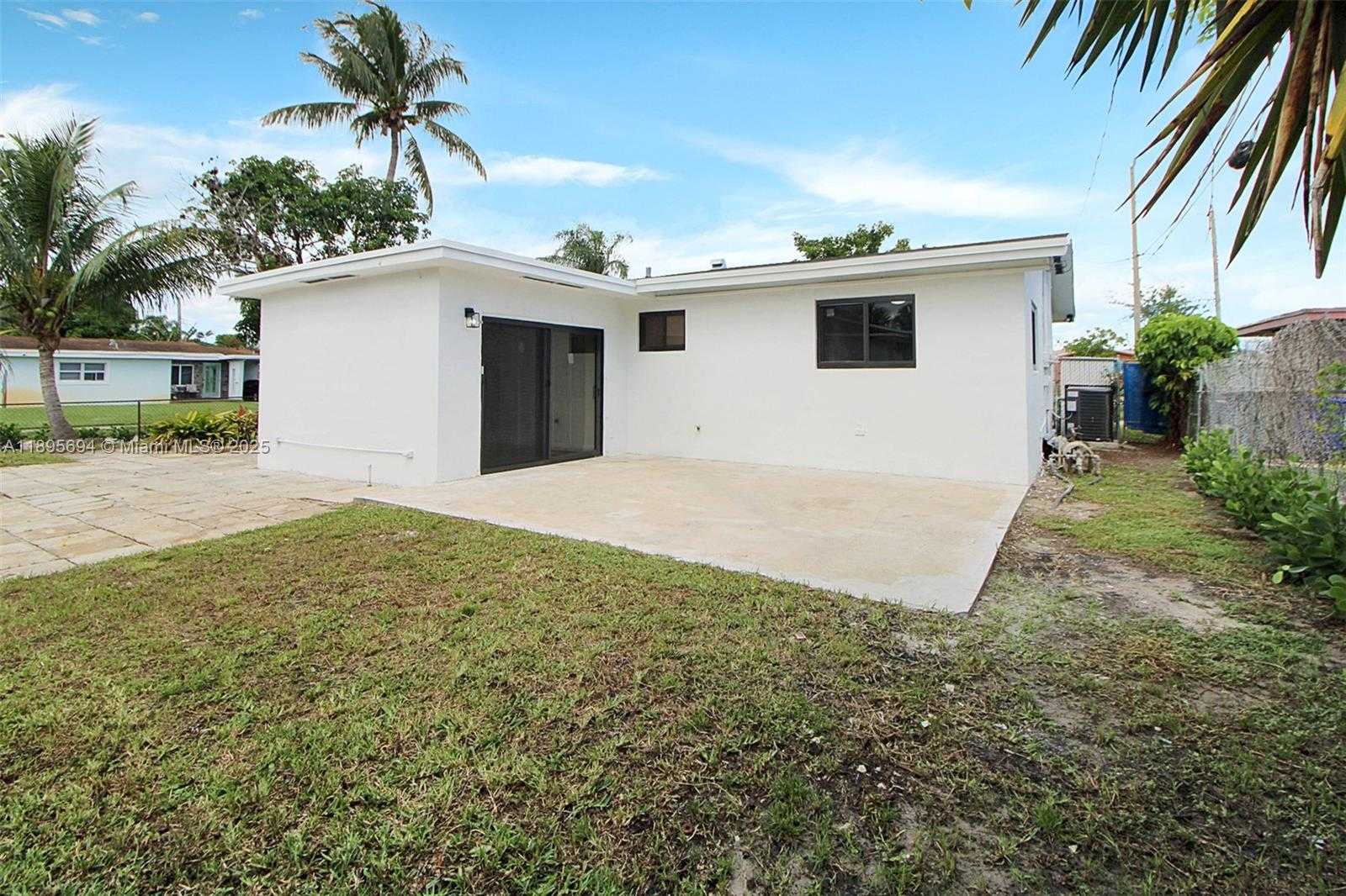 Small Image of 2880 SOUTH WEST 2ND ST, Fort Lauderdale Number 25