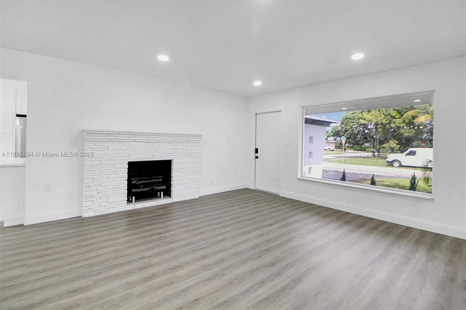 Small Image of 2880 SOUTH WEST 2ND ST, Fort Lauderdale Number 7