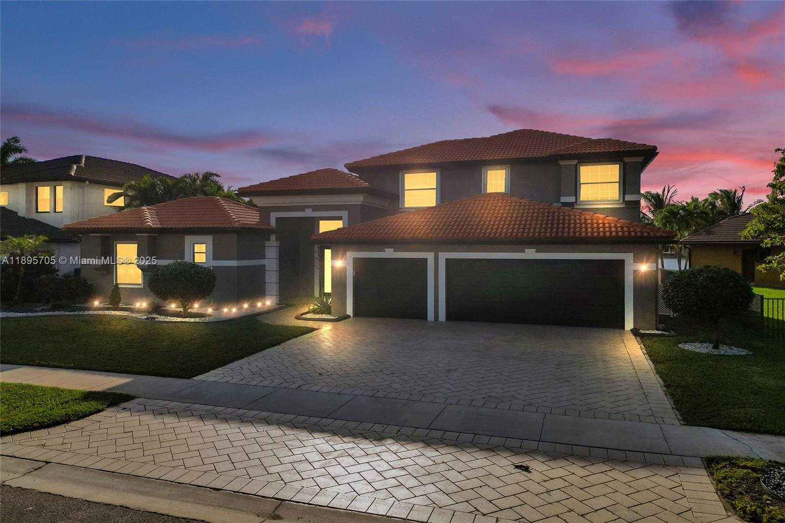Small Image of 4248 SOUTH WEST 185TH AVE, Miramar Number 2
