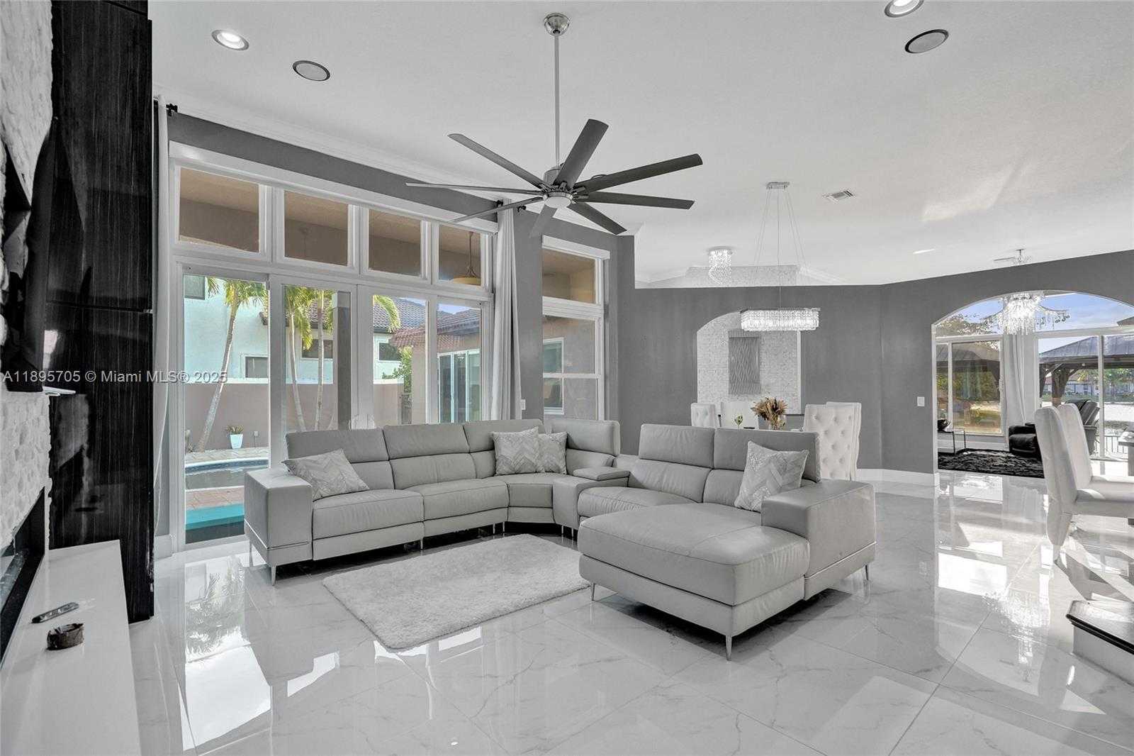 Small Image of 4248 SOUTH WEST 185TH AVE, Miramar Number 27