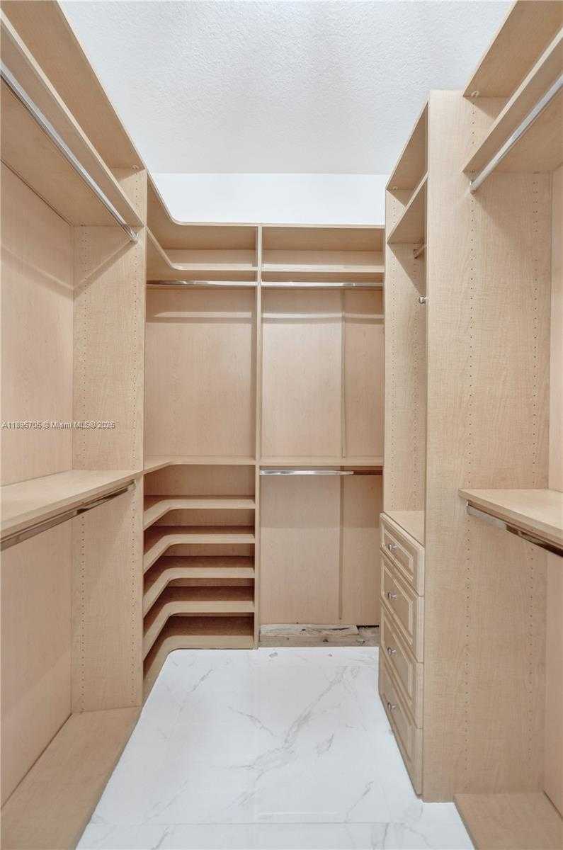 Small Image of 4248 SOUTH WEST 185TH AVE, Miramar Number 47