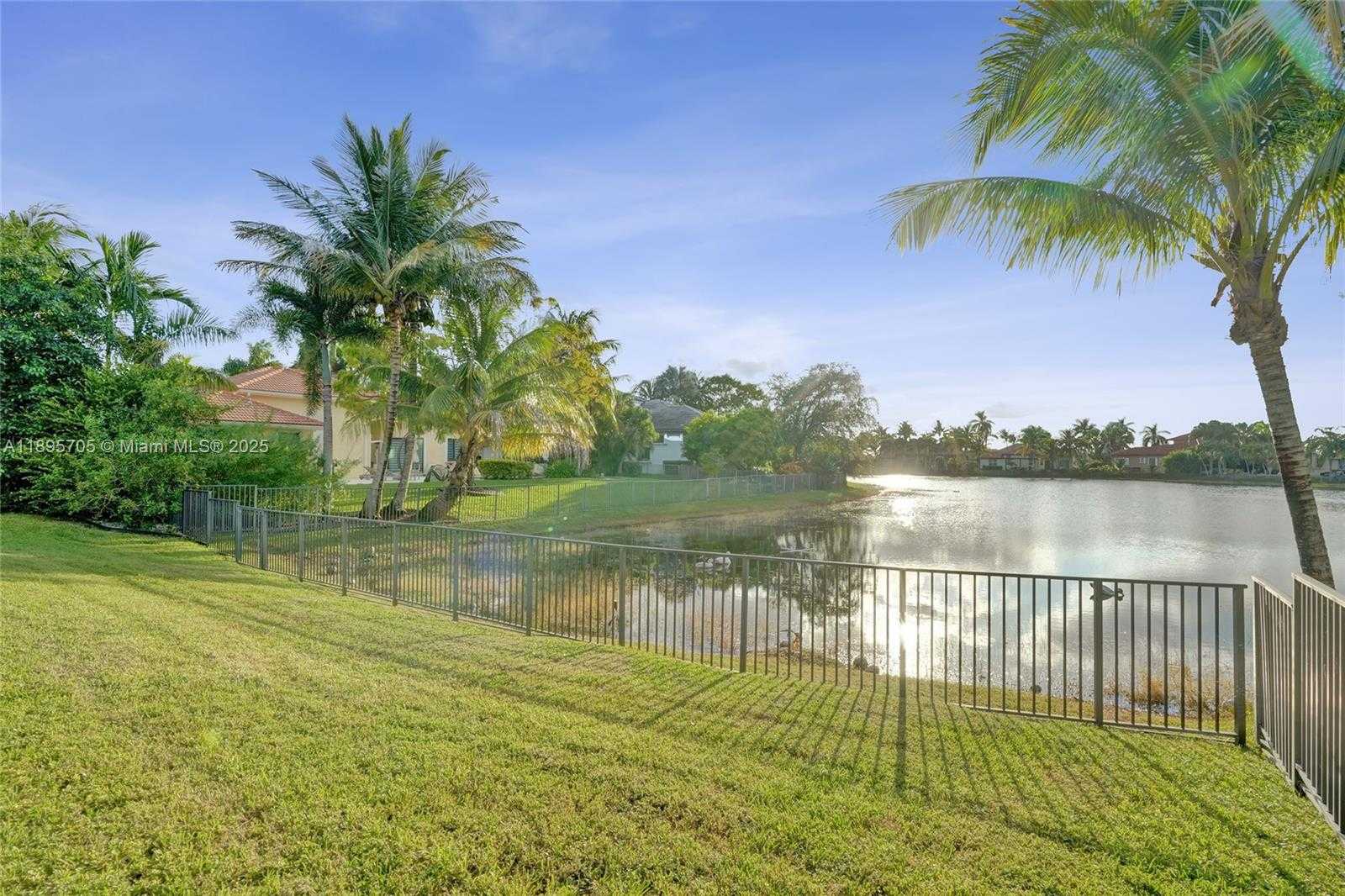 Small Image of 4248 SOUTH WEST 185TH AVE, Miramar Number 76